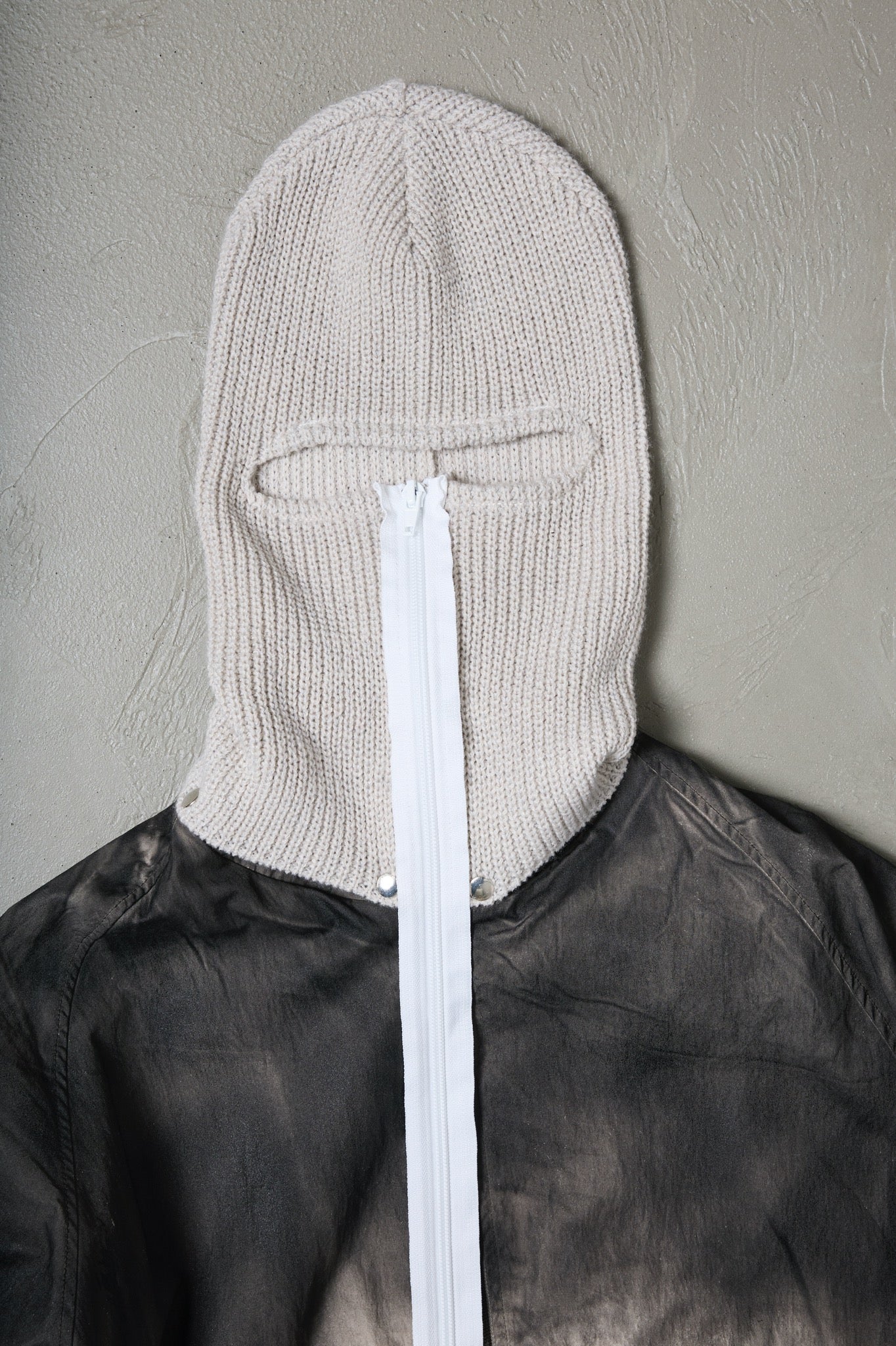 BODYSONG. / 先行予約 SPRAY PIGMENT-DYED BALACLAVA JACKET - WHITE