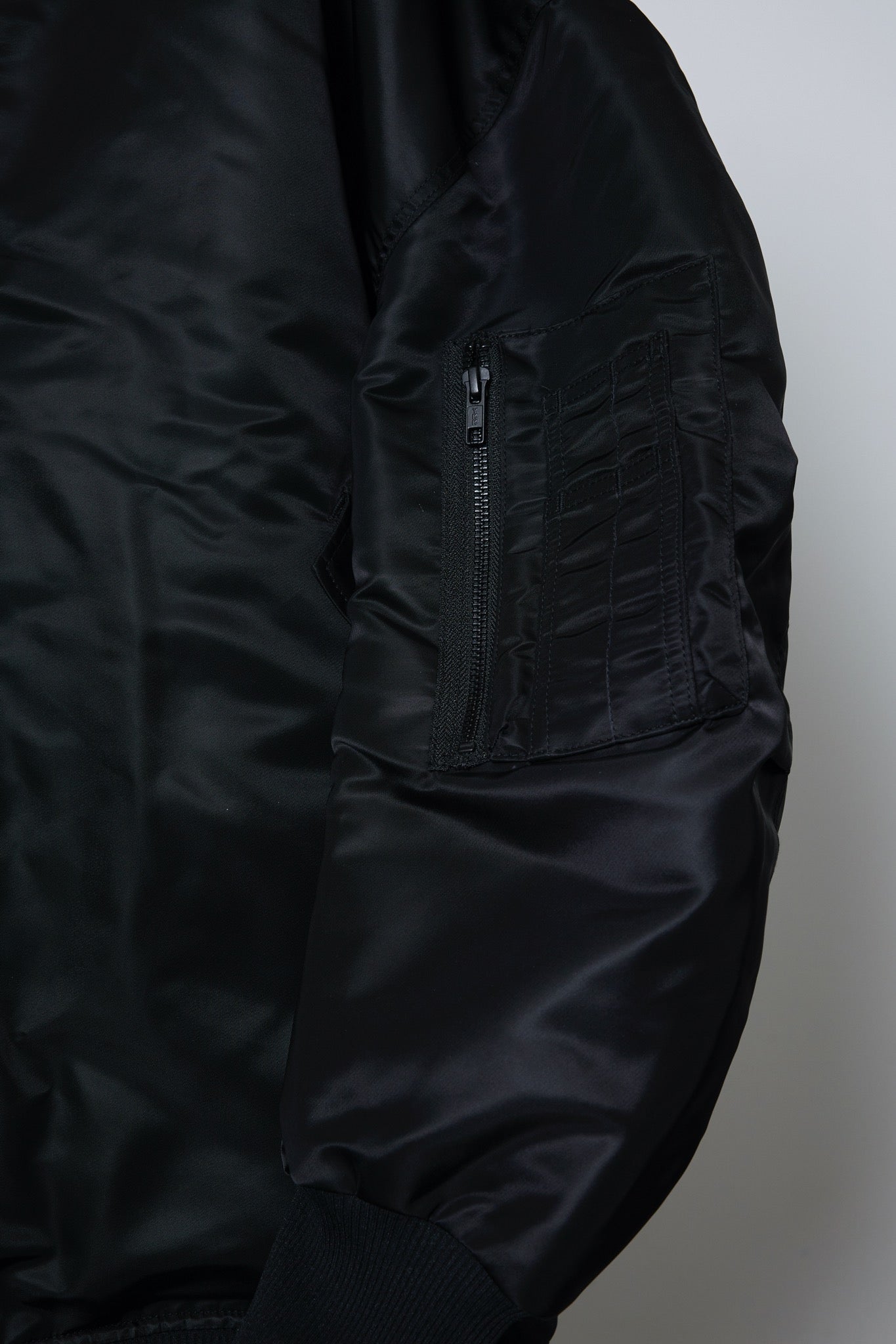 BODYSONG. / 先行予約 ROUND SILHOUETTE N2B - BLACK