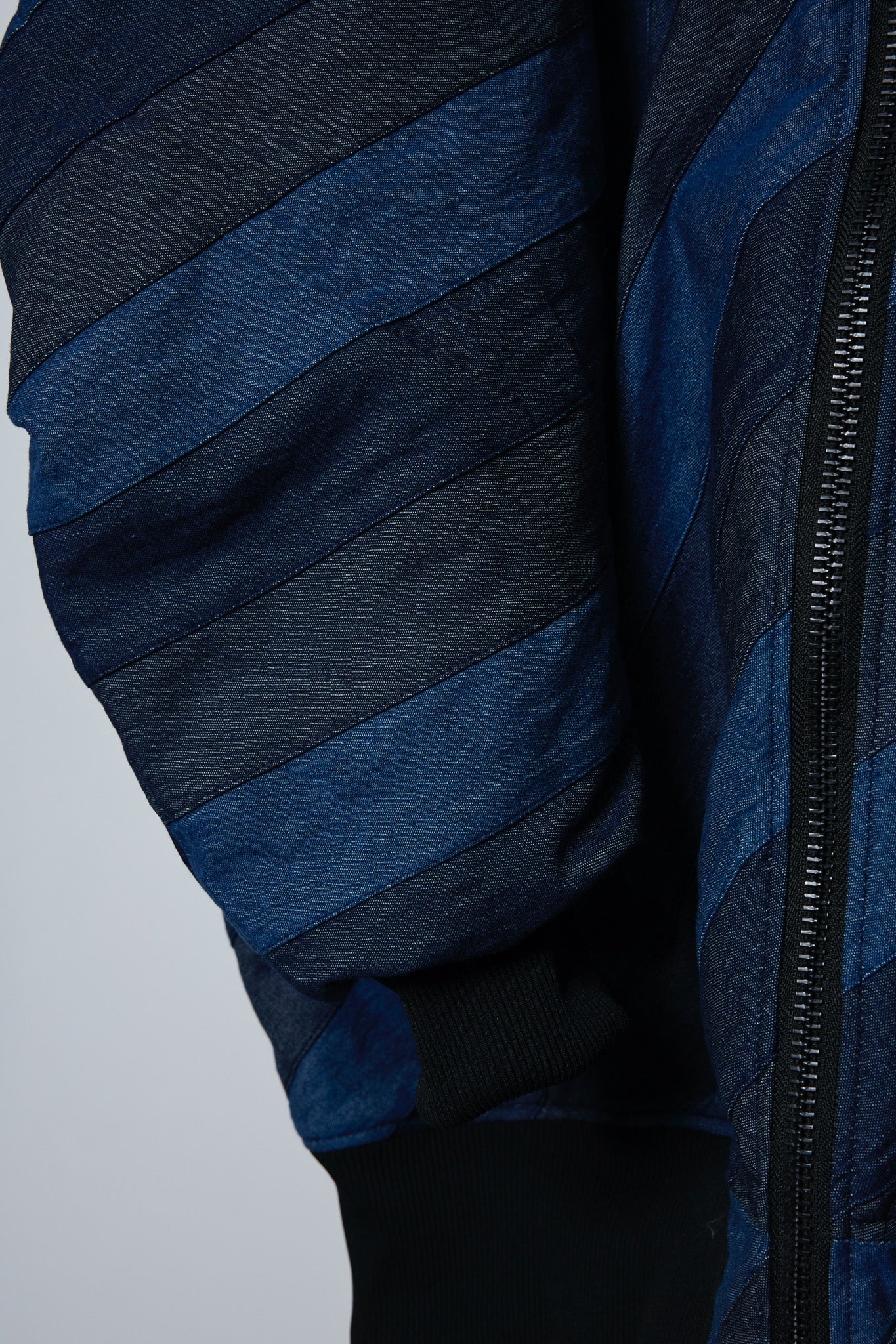 BODYSONG. / 先行予約 ROUND SILHOUETTE ARTISAN PATCHWORK N2B - NAVY
