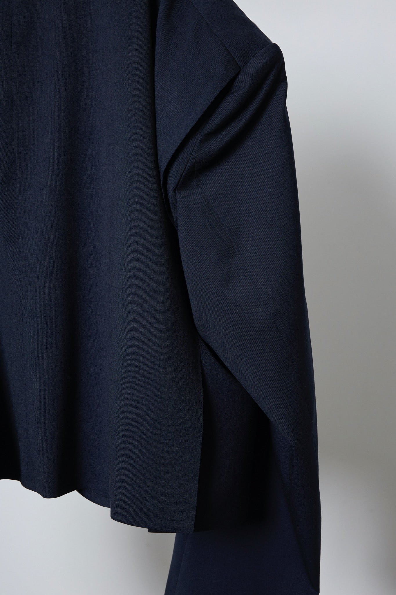 BODYSONG. / 先行予約 ROUND SILHOUETTE SHORT JACKET LUXE - NAVY
