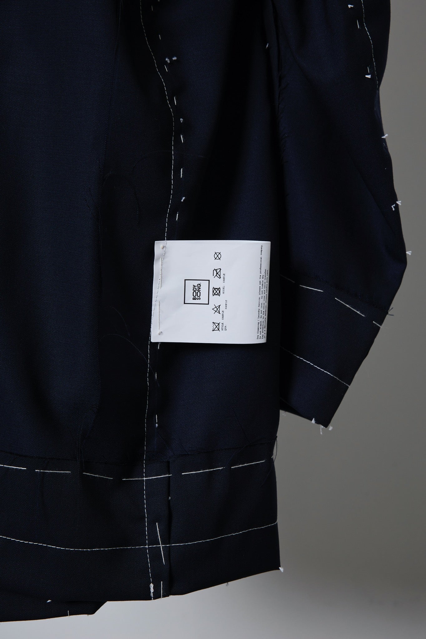 BODYSONG. / 先行予約 INSIDE-OUT BASTING STITCH JK - NAVY