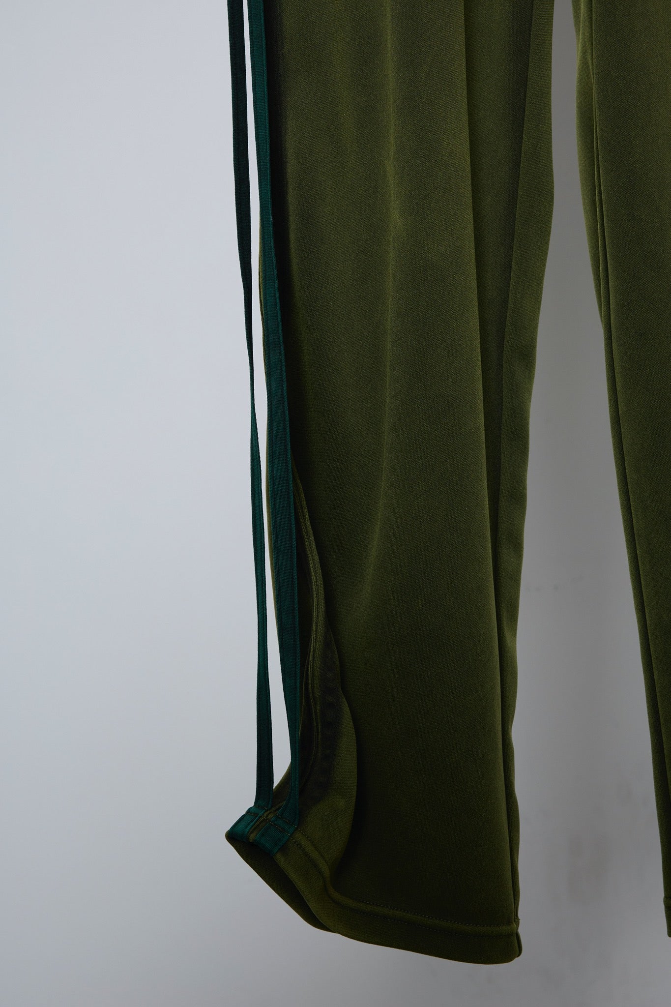 BODYSONG. / 先行予約 PIGMENT TRACKP F25 - GREEN