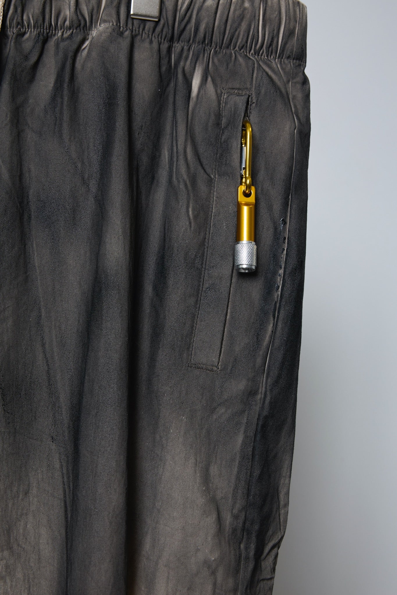 BODYSONG. / 先行予約 SPRAY PIGMENT-DYED RESCUE PANTS - WHITE