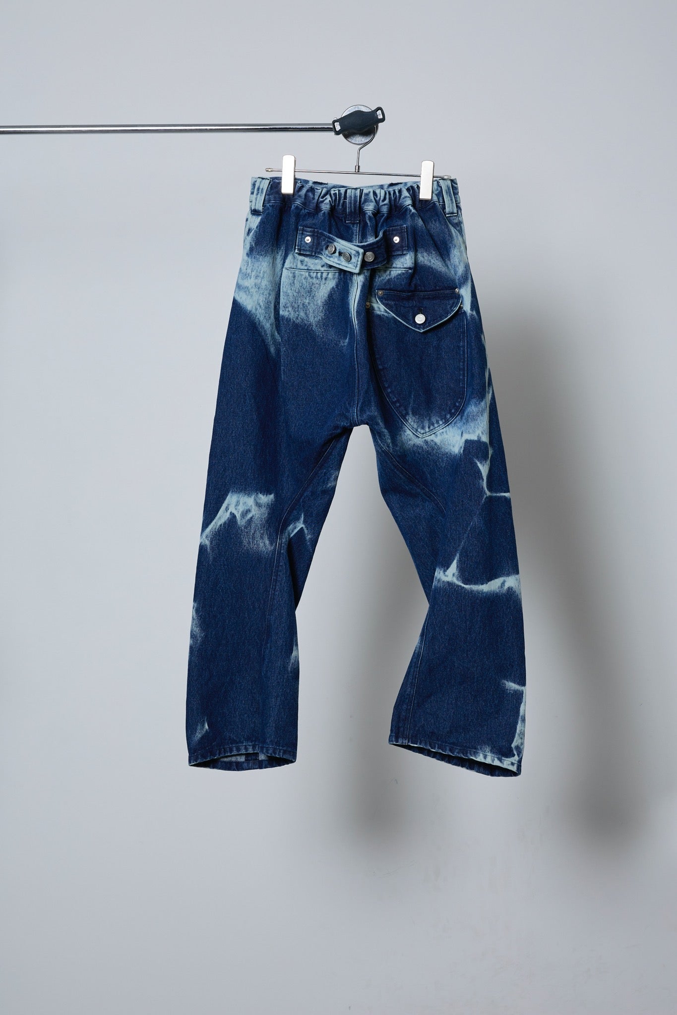 BODYSONG. / 先行予約 3D CUT DENIM IRREGULAR BLEACH - MAVY