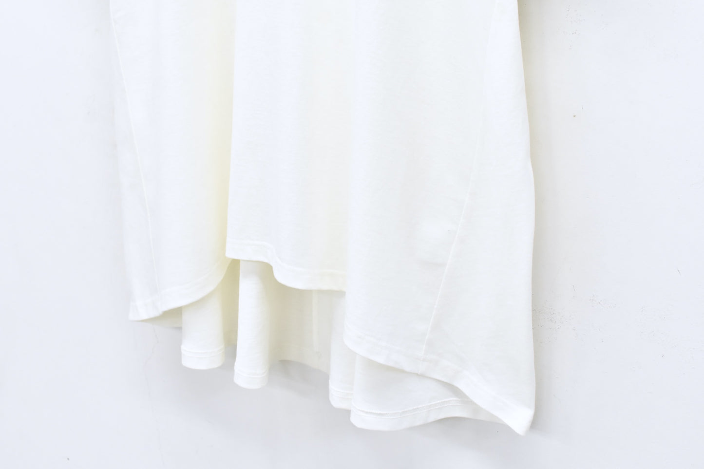 BEDSIDEDRAMA / 先行予約 DIGNEY DOLL Flare T-Shirt - WHITE