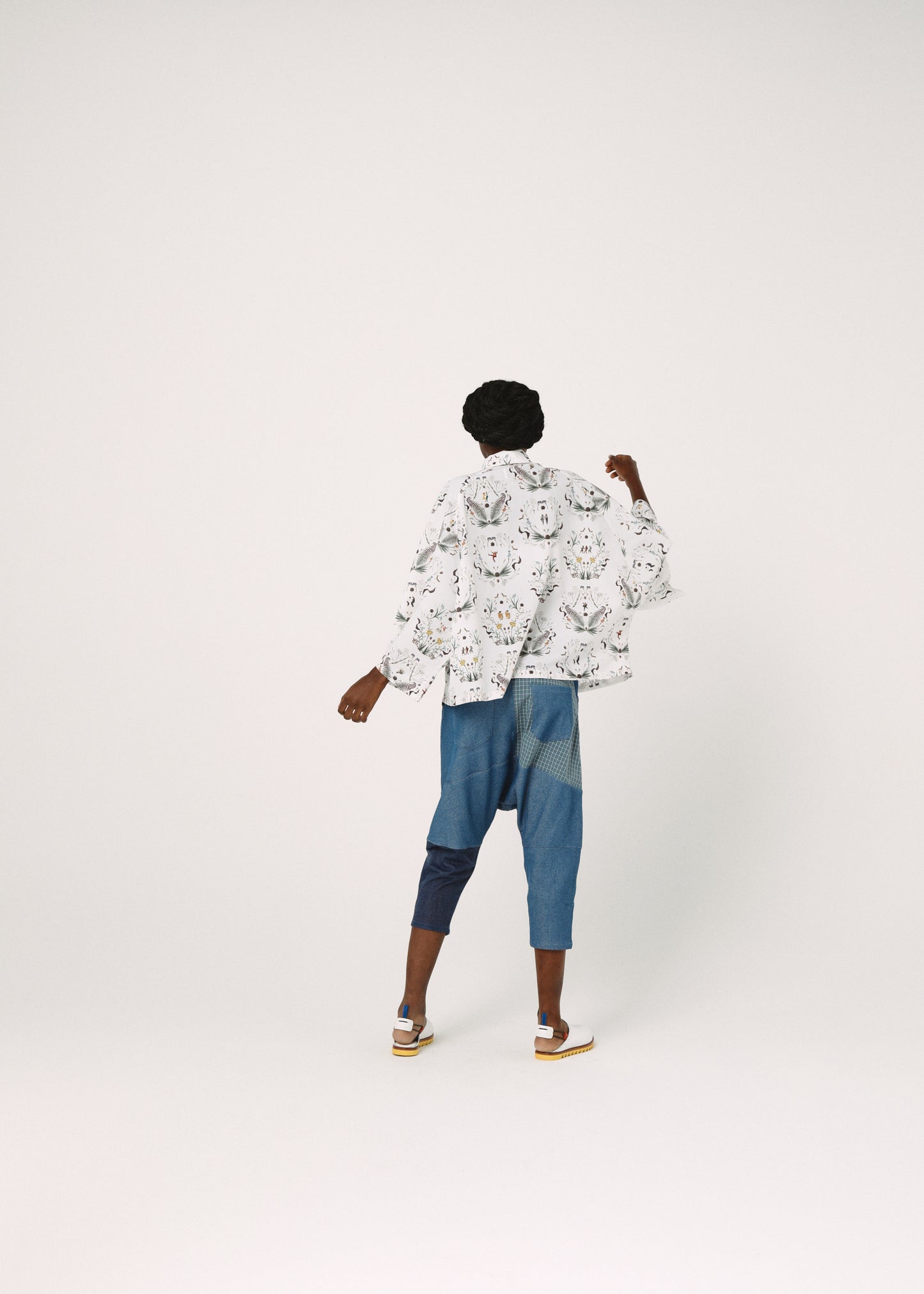 BEDSIDEDRAMA / Dance In The Garden Cape Shirt - NATURAL