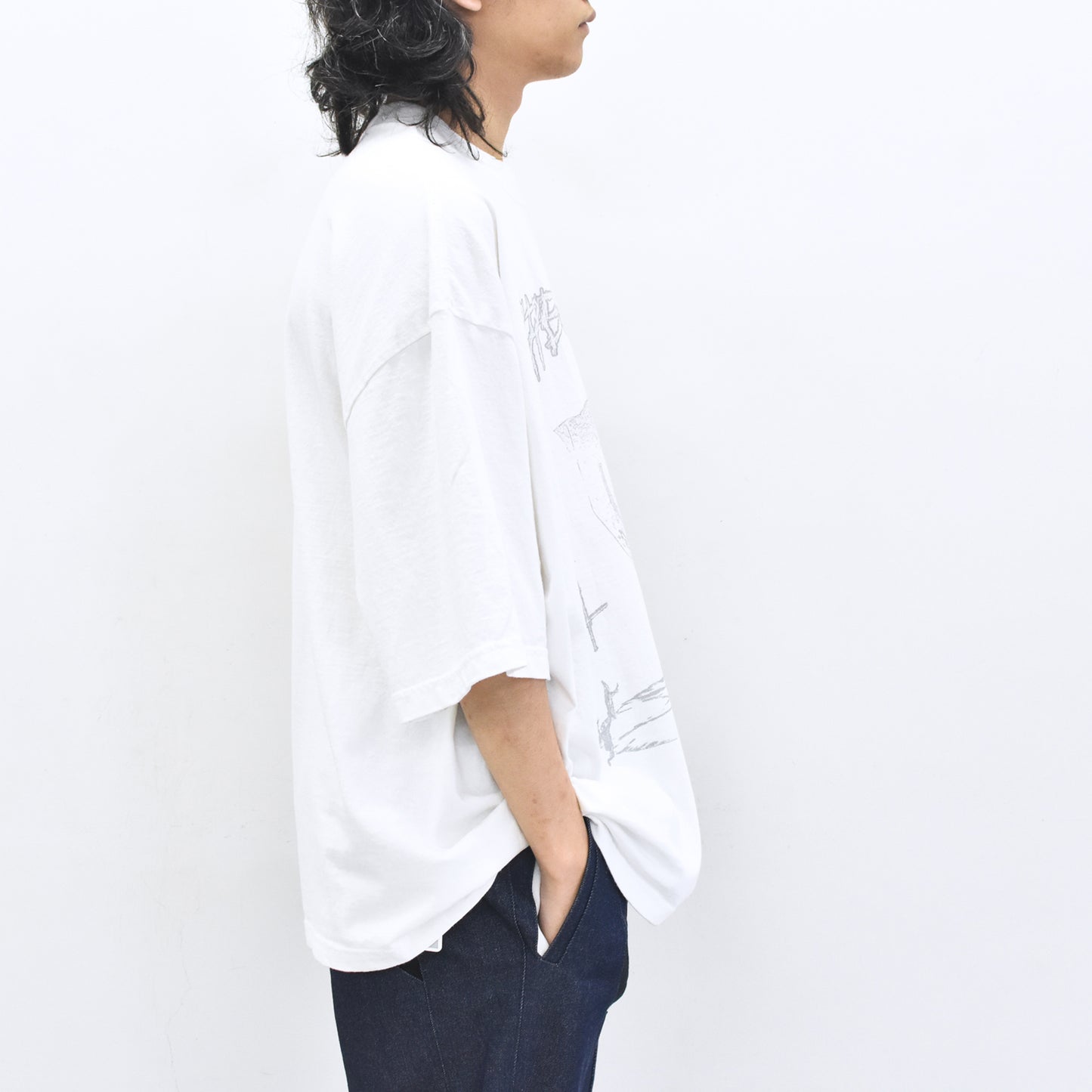 BODYSONG. / TEE/PHOTOCHROMIC/OHIANA - WHITE