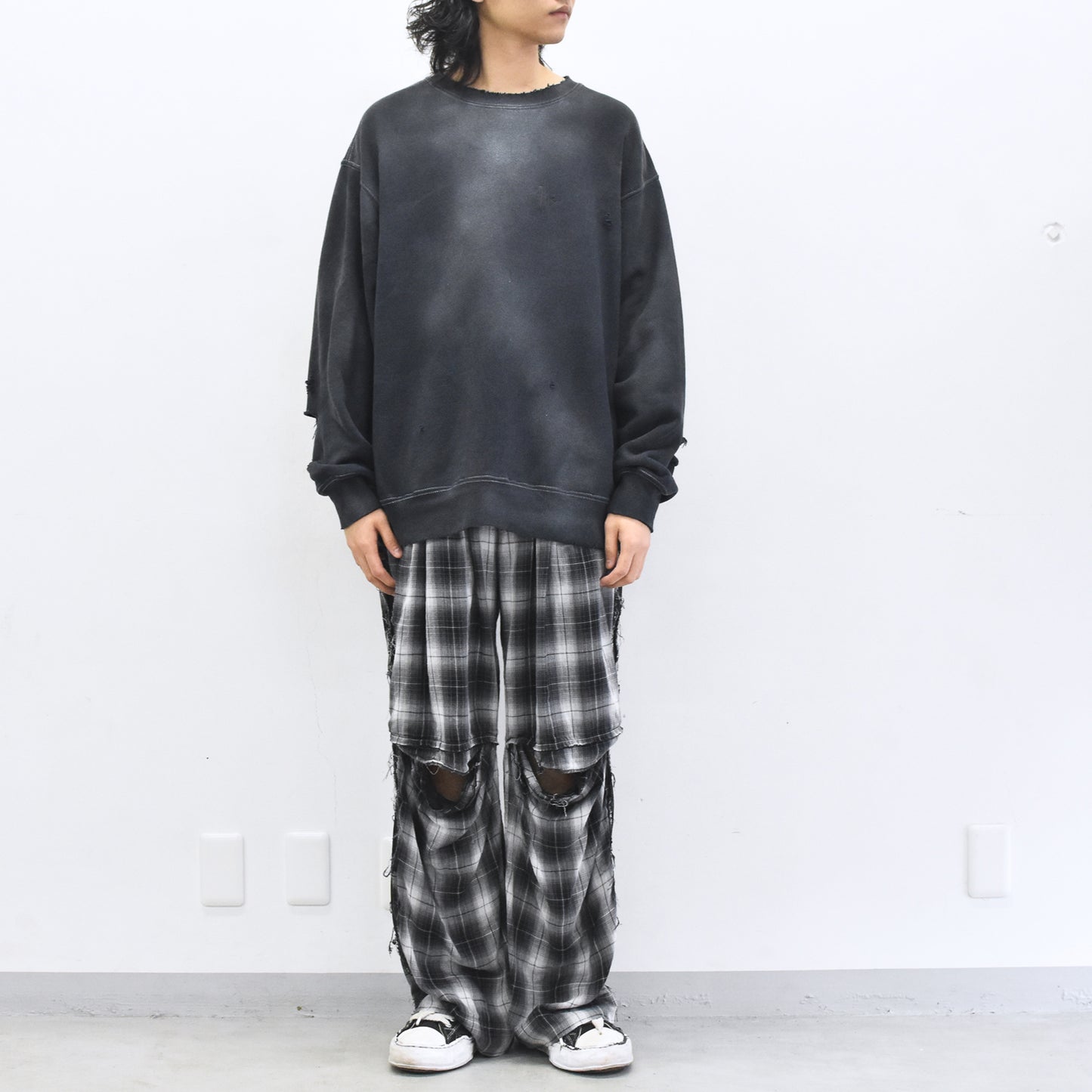 THE JEAN PIERRE / Pigment Grunge Destroy Sweat Shirt - FADE BLK