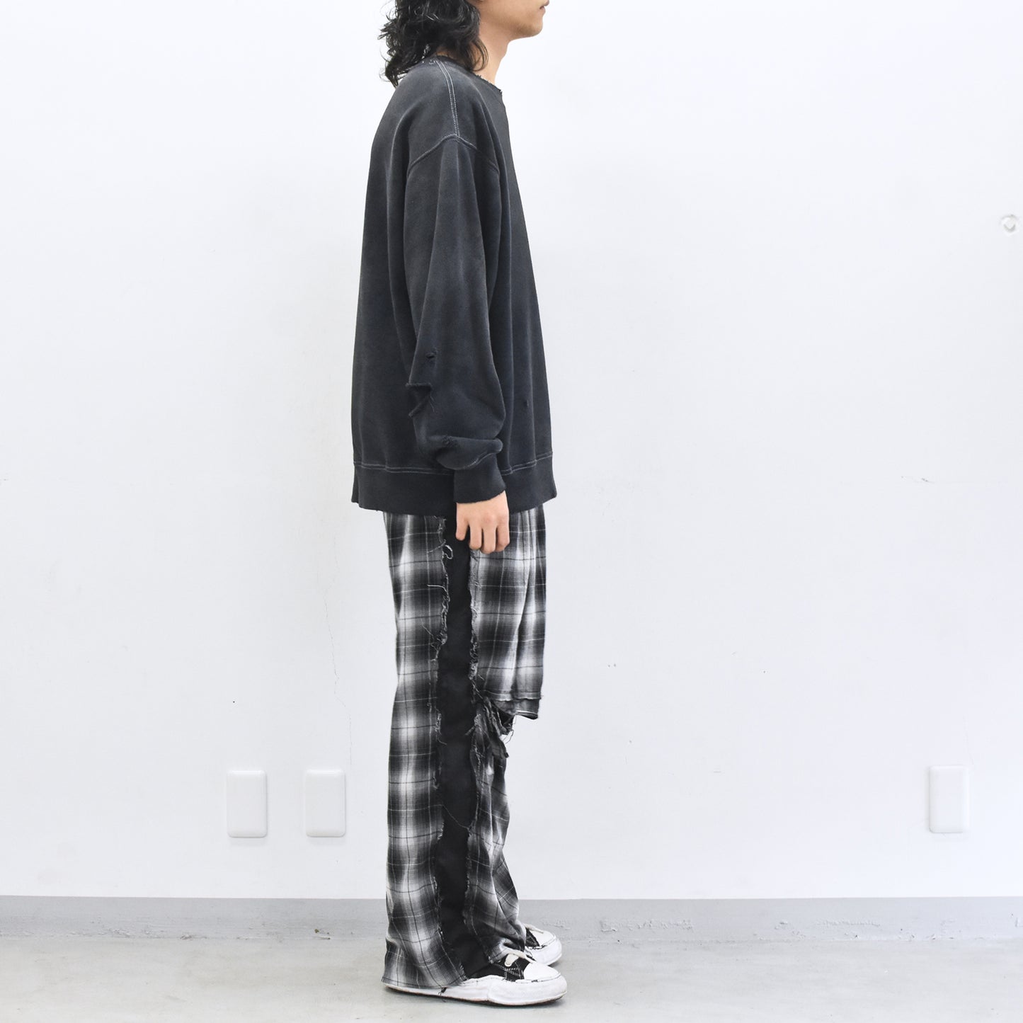 THE JEAN PIERRE / Pigment Grunge Destroy Sweat Shirt - FADE BLK