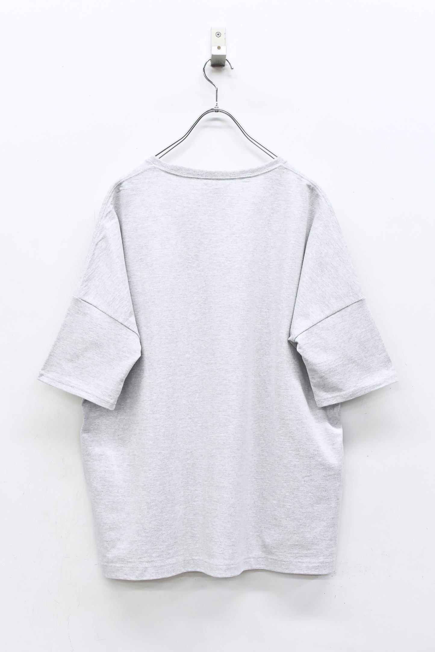 STOF / 先行予約 ECONOMY EMBROI T-SHIRT - OATMEAL