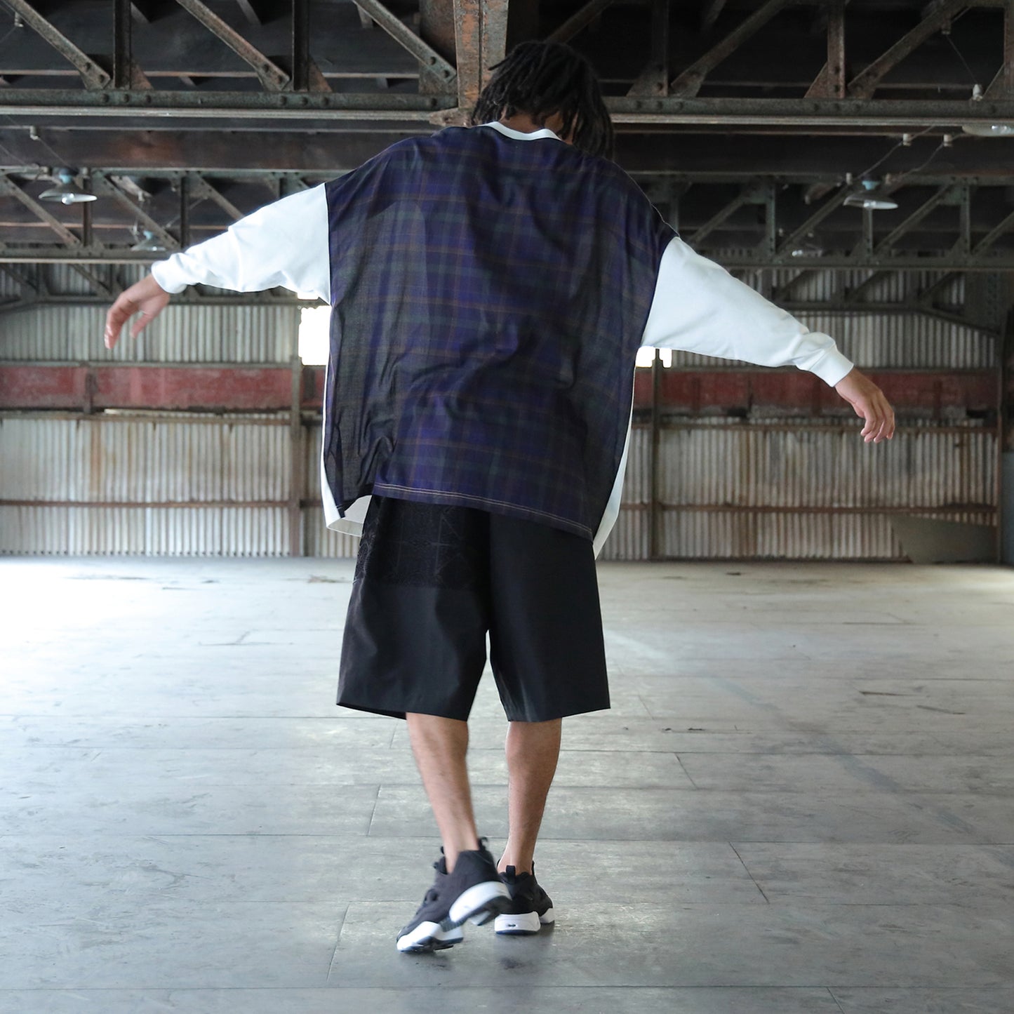 STOF / Edition Embroi L/S Tee - WHITE