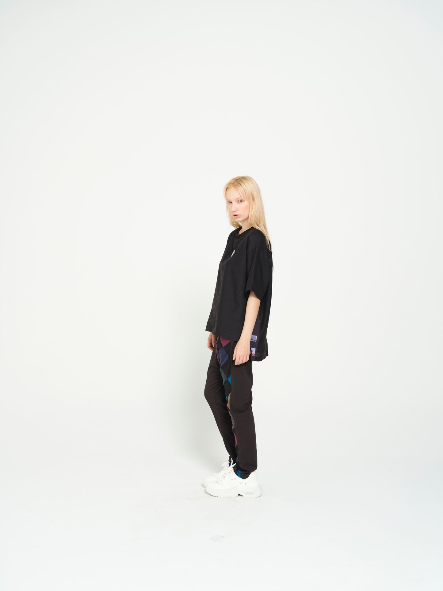 STOF / PEDESTRIAN SHIRT TEE - BLACK