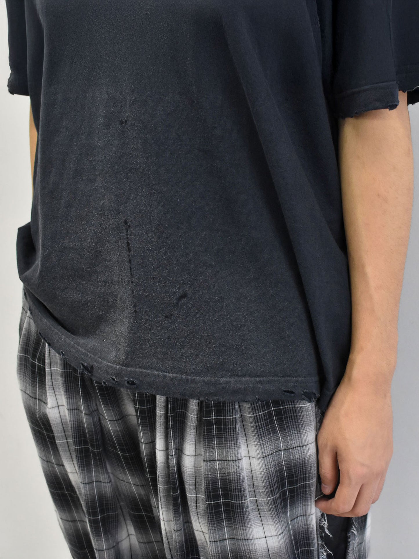 THE JEAN PIERRE / Signature Pigment dye Grunge Destroy SS TEE - FADE BLK