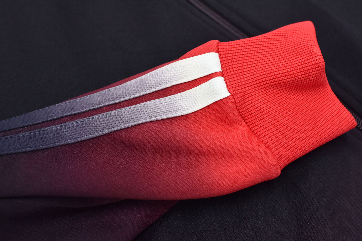 BODYSONG. / GRADIENT TRACKJ F25 - RED