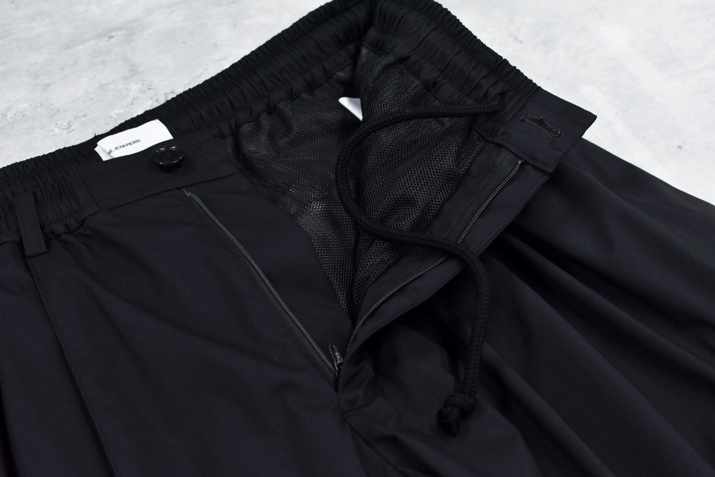 THE JEAN PIERRE / BETA 3Tuck Nylon Trouser - BLACK