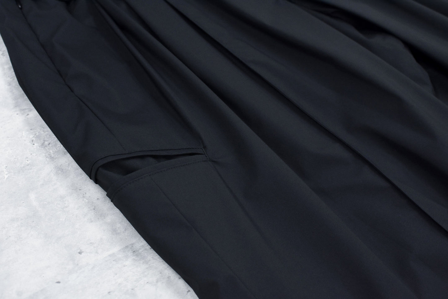 THE JEAN PIERRE / BETA 3Tuck Nylon Trouser - BLACK