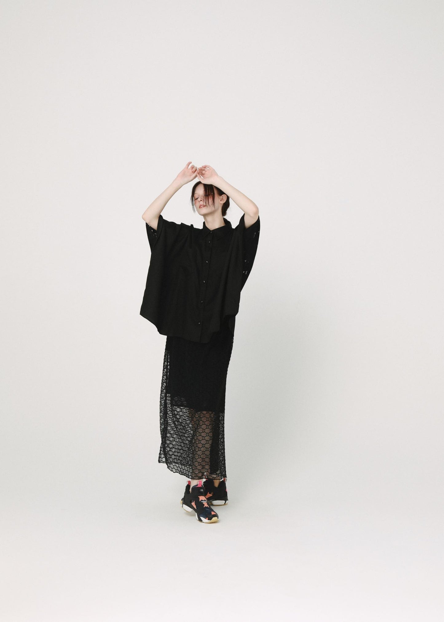 BEDSIDEDRAMA / Dancing Lace poncho shirt - BLACK