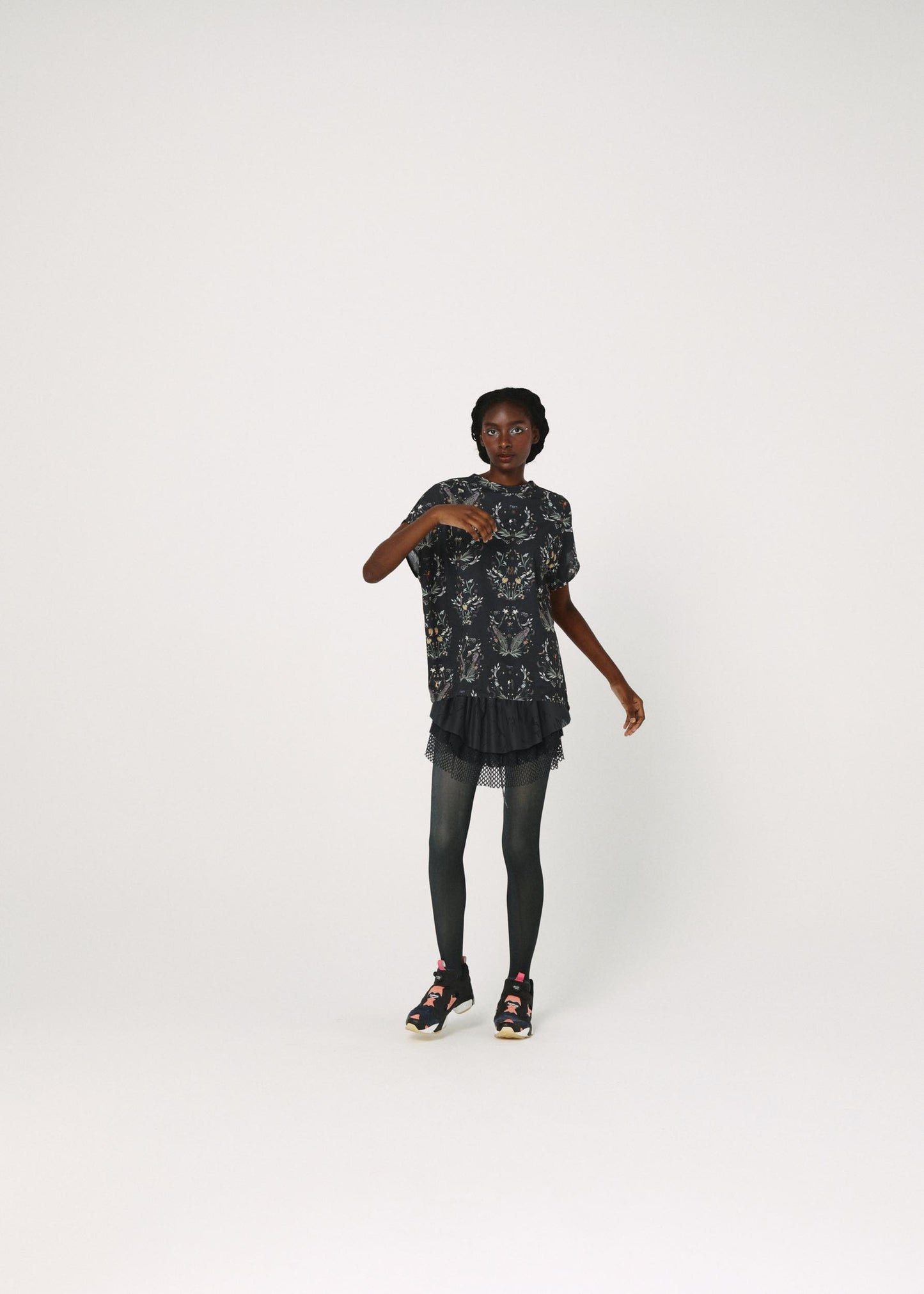BEDSIDEDRAMA / Dance In The Garden Tee - BLACK