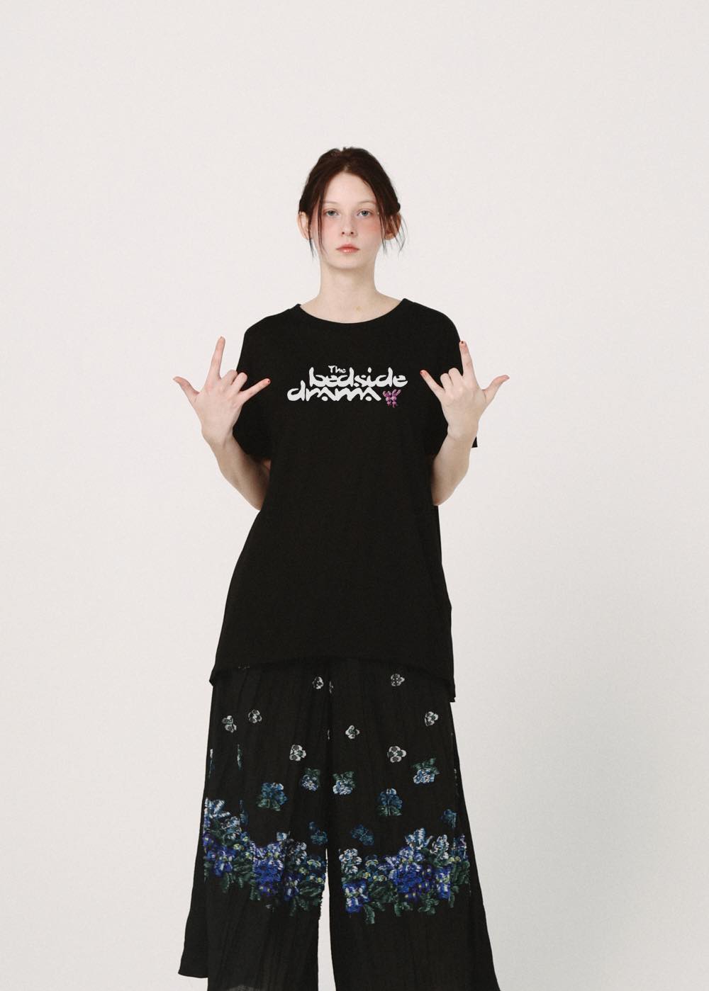 BEDSIDEDRAMA / BEDSIDE SISTERS Flare T-Shirt - BLACK
