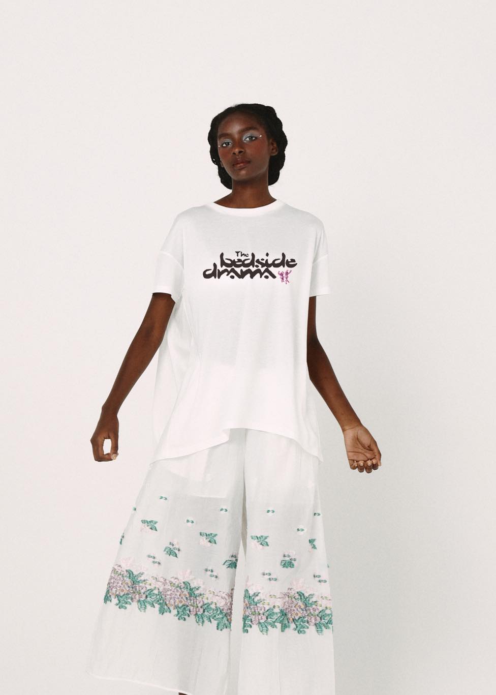 BEDSIDEDRAMA / BEDSIDE SISTERS Flare T-Shirt - WHITE