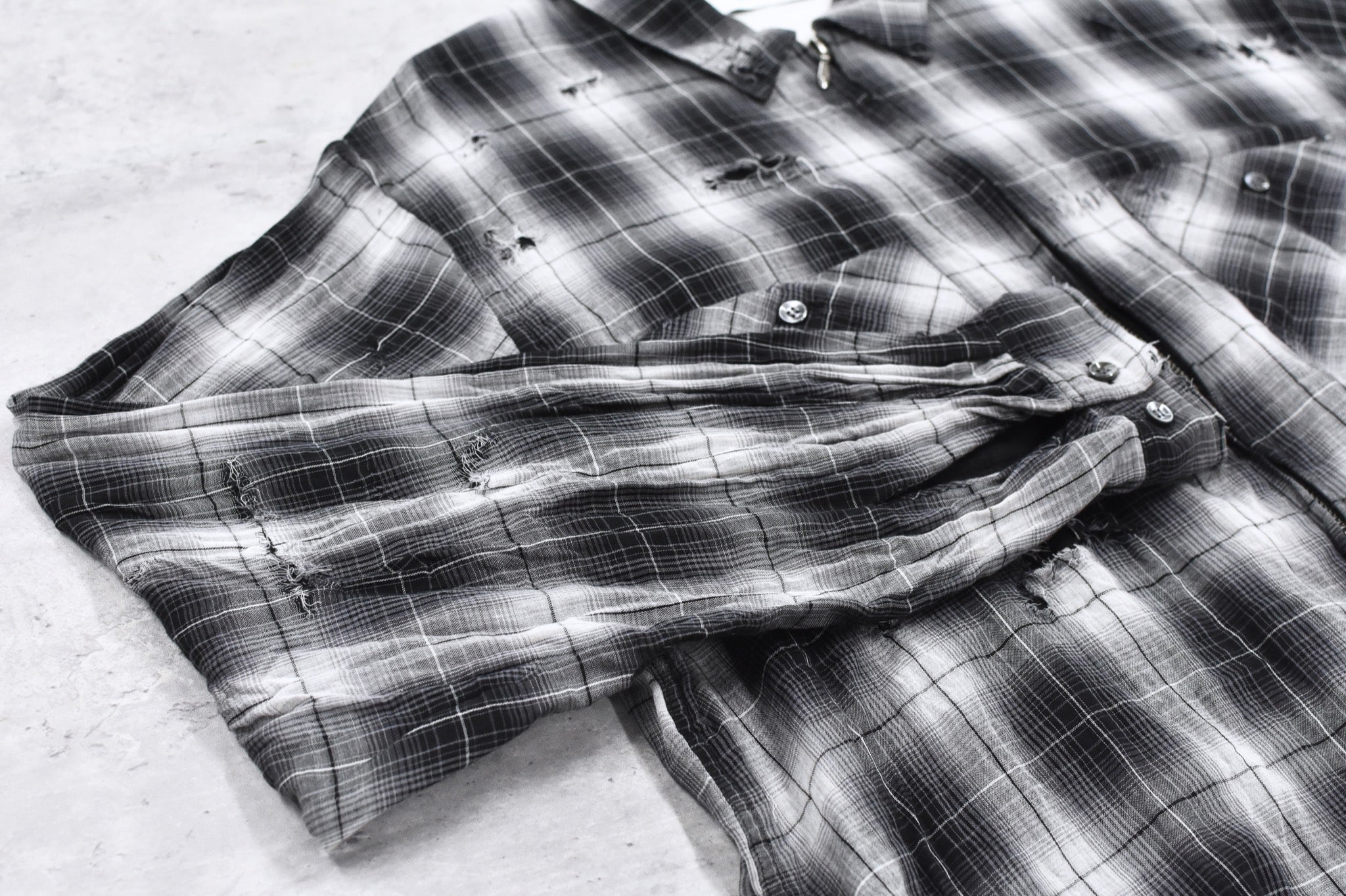 THE JEAN PIERRE / Grunge Destroy Kurt Shirt - BLACK