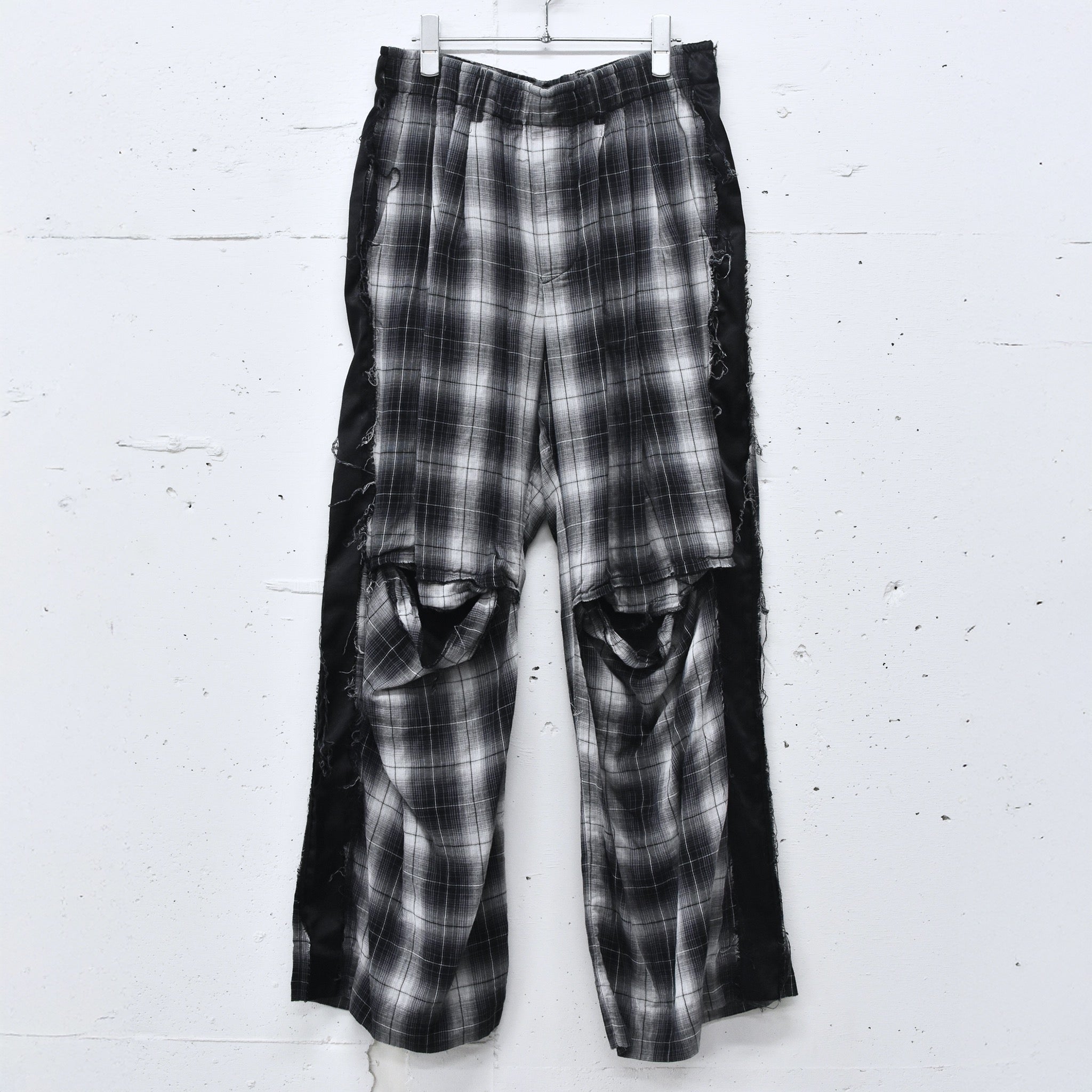 THE JEAN PIERRE / 3Tuck Easy Plaid Trouser - BLACK