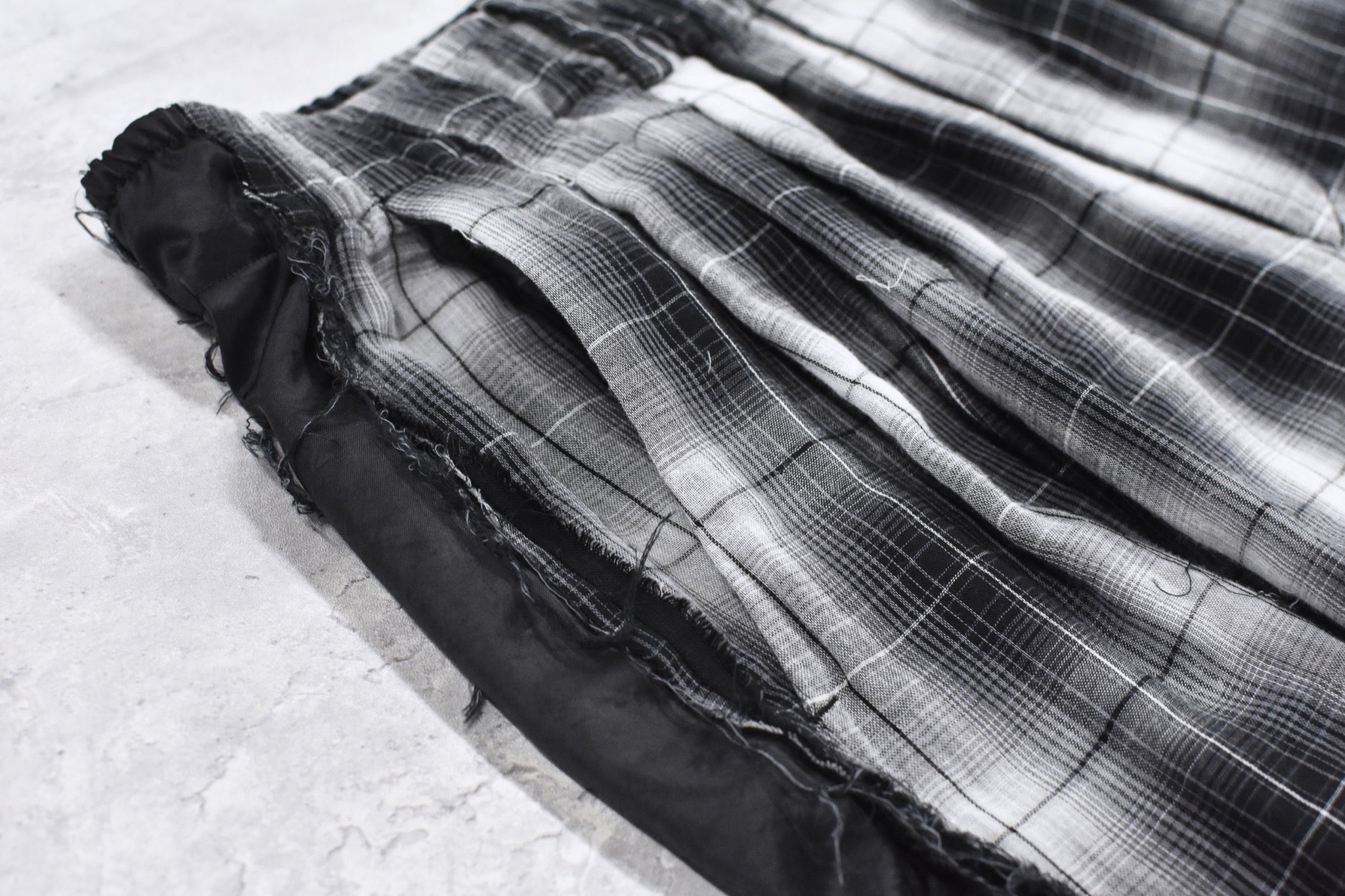 THE JEAN PIERRE / 3Tuck Easy Plaid Trouser - BLACK