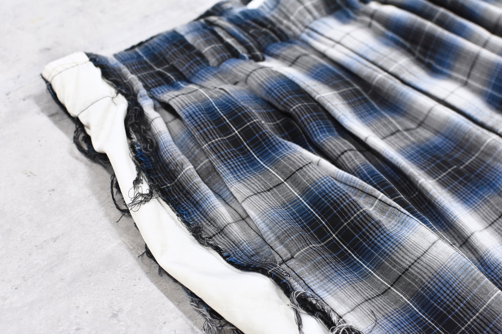 THE JEAN PIERRE / 3Tuck Easy Plaid Trouser - BLUE