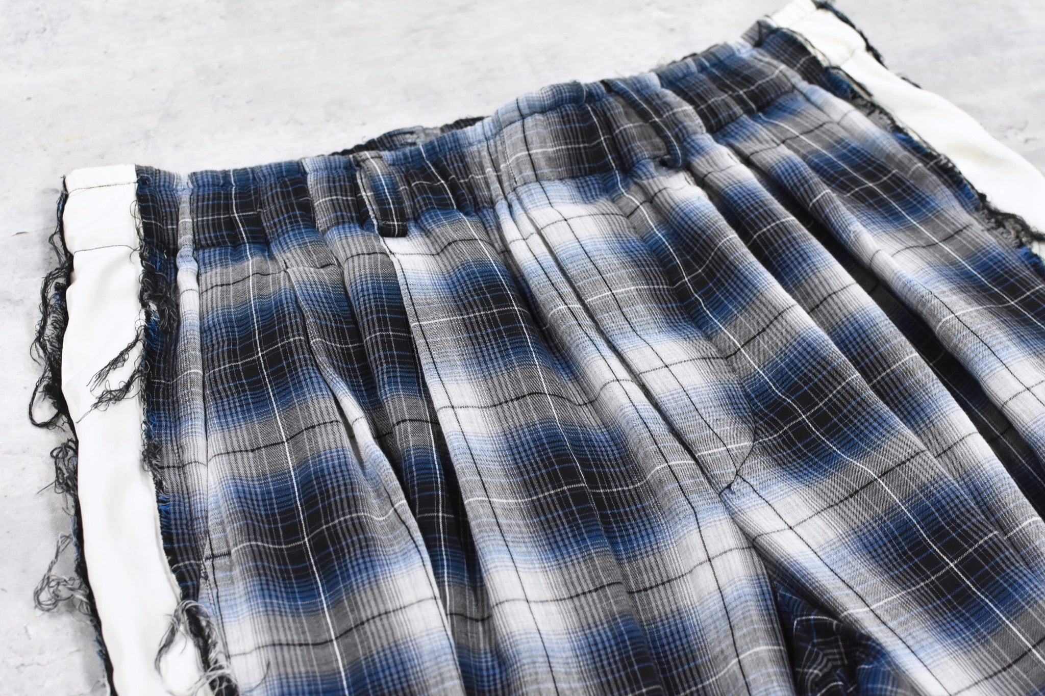 THE JEAN PIERRE / 3Tuck Easy Plaid Trouser - BLUE