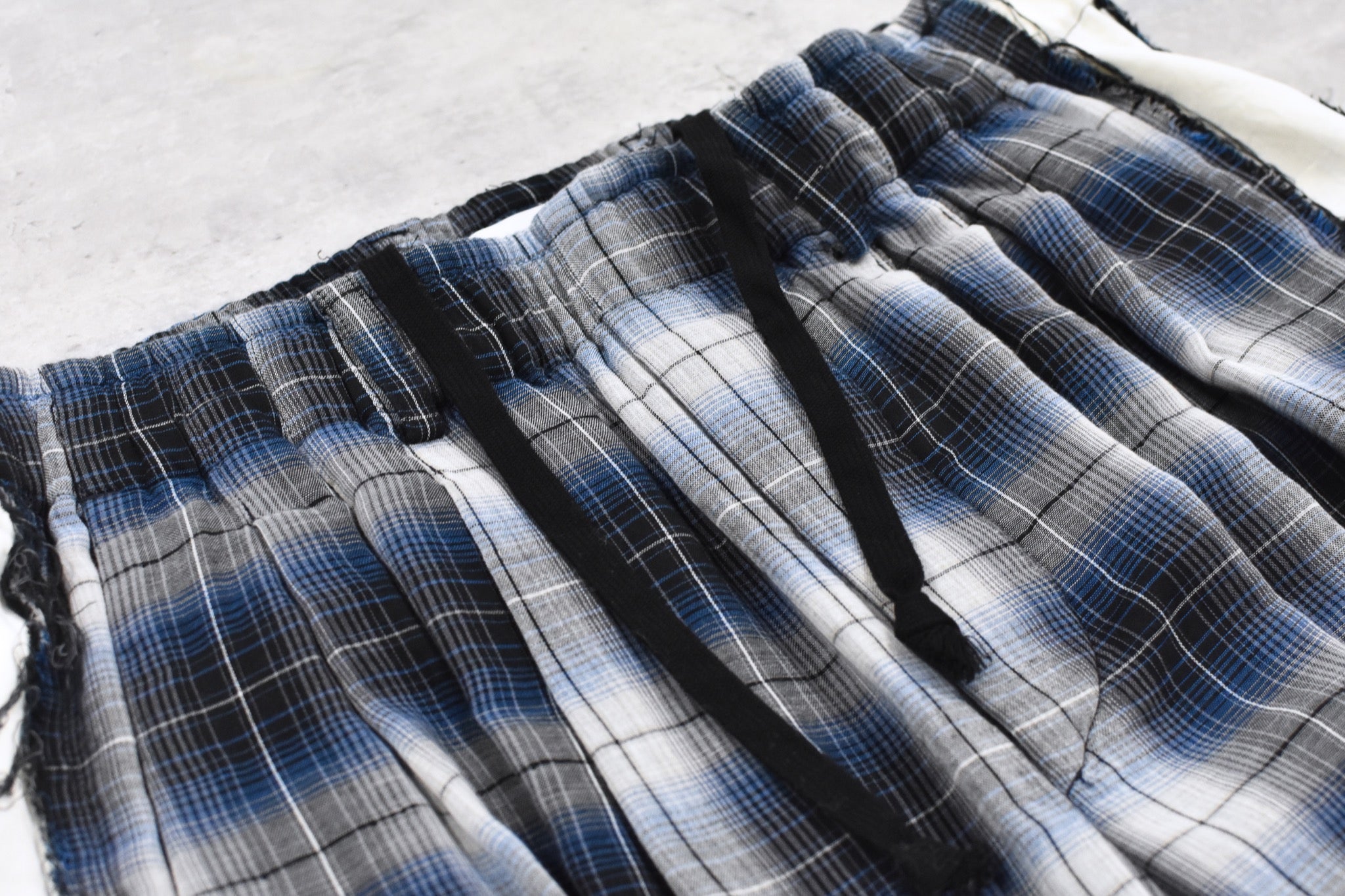 THE JEAN PIERRE / 3Tuck Easy Plaid Trouser - BLUE