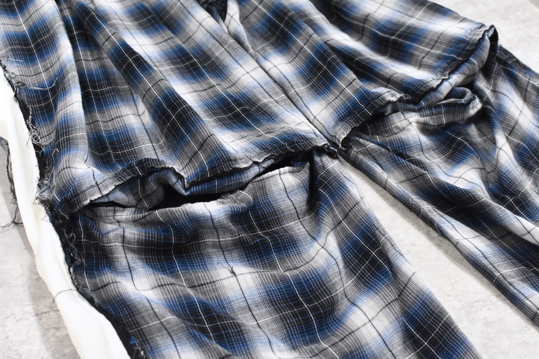 THE JEAN PIERRE / 3Tuck Easy Plaid Trouser - BLUE