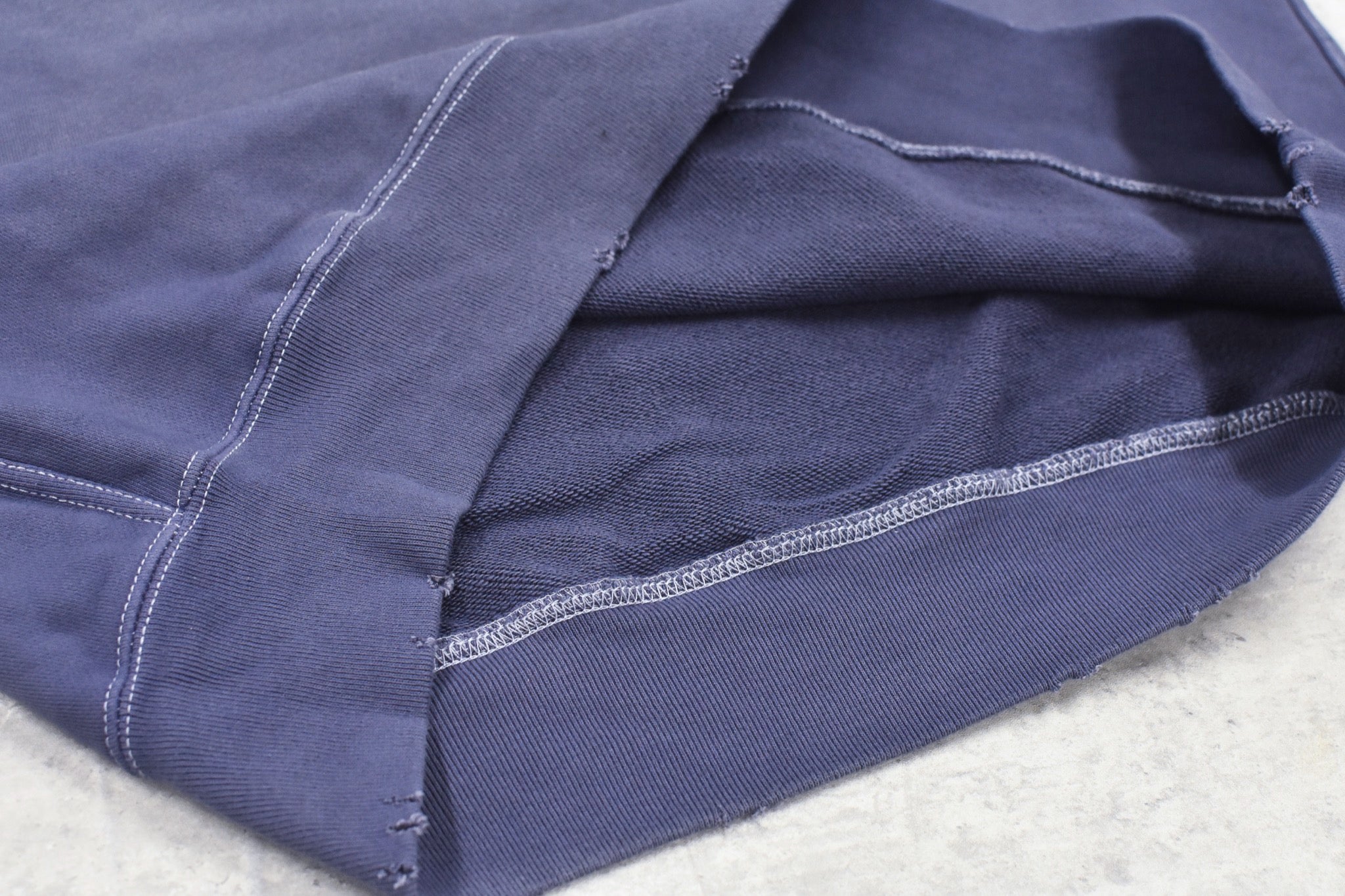 THE JEAN PIERRE / Pigment Grunge Destroy Sweat Shirt - FADE NAVY