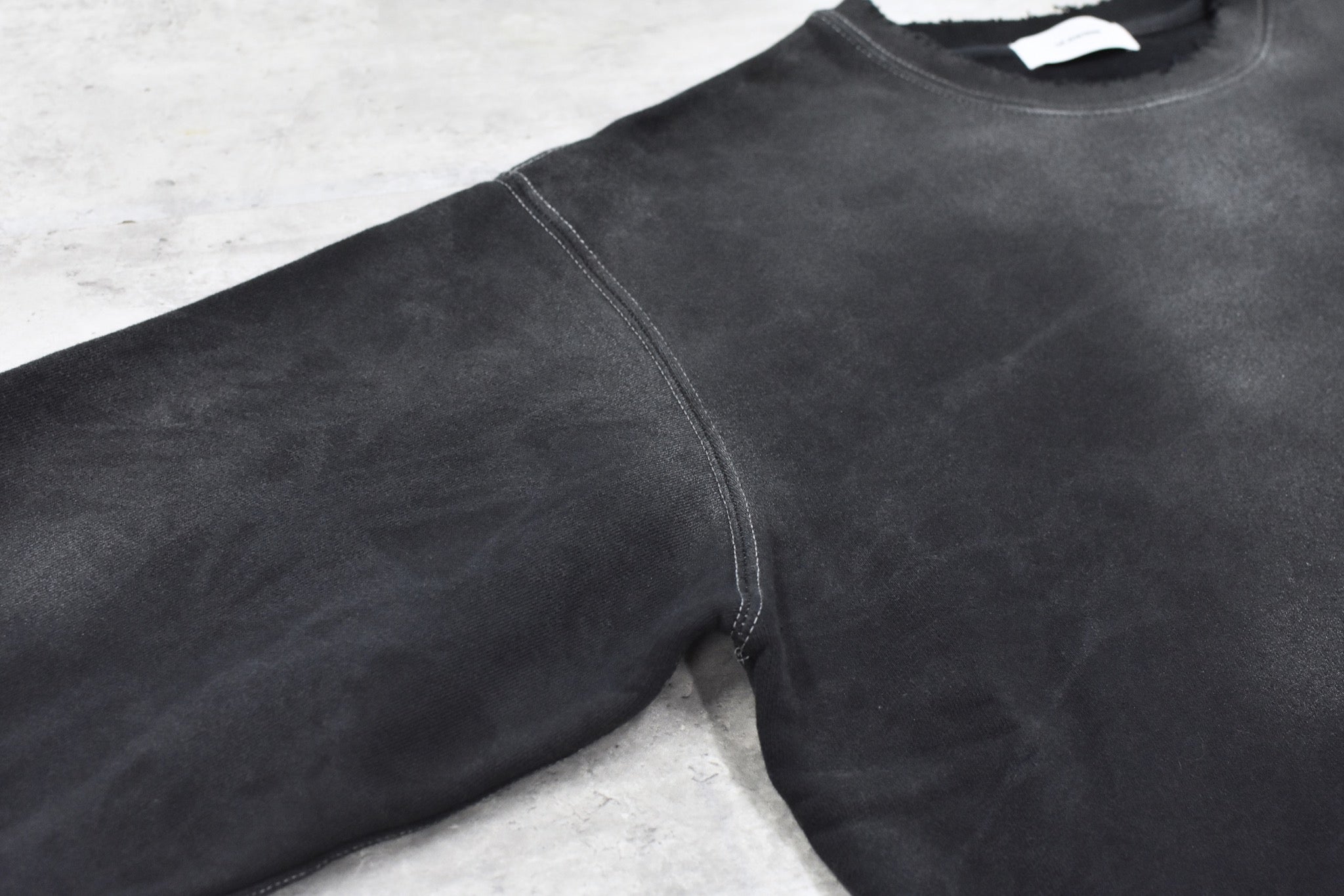 THE JEAN PIERRE / Pigment Grunge Destroy Sweat Shirt - FADE BLK