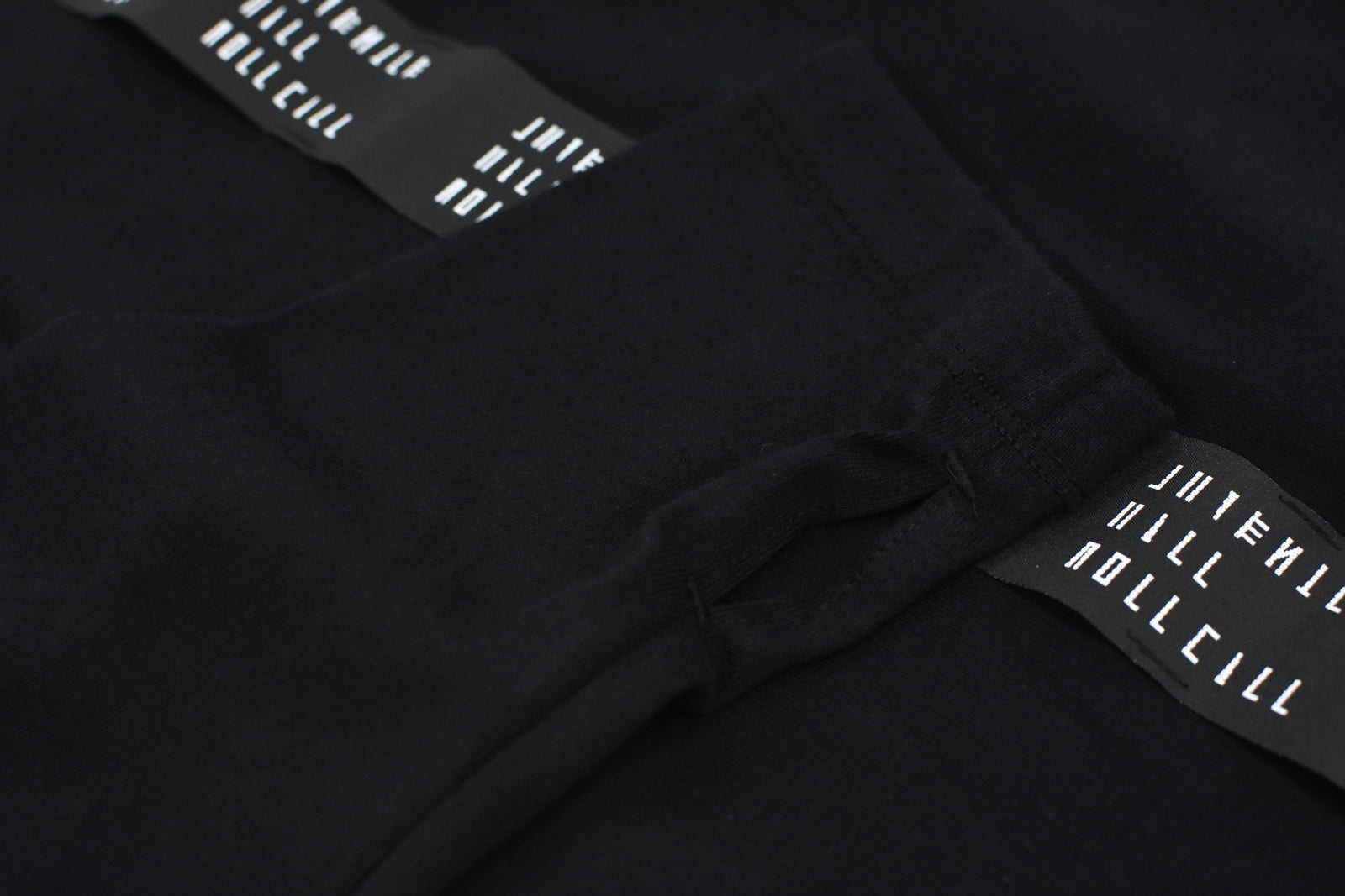 JUVENILE HALL ROLLCALL / 2064 SUS NT LS PULLOVER - BLACK
