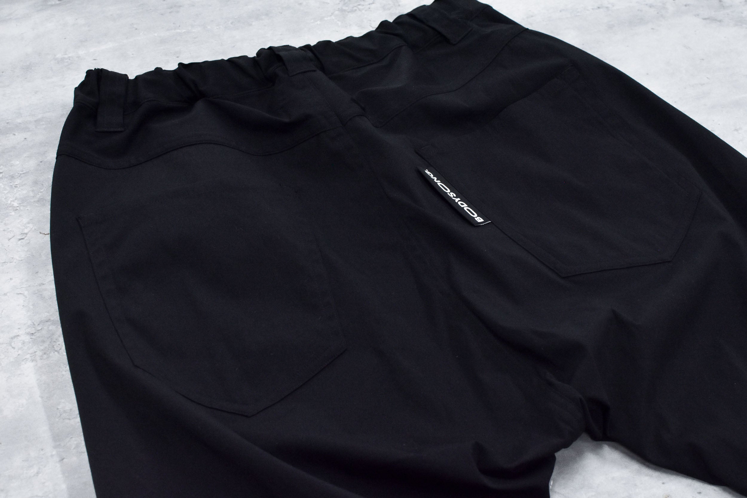 BODYSONG. / RECONSTRUCTED BK FLARE PT - BLACK