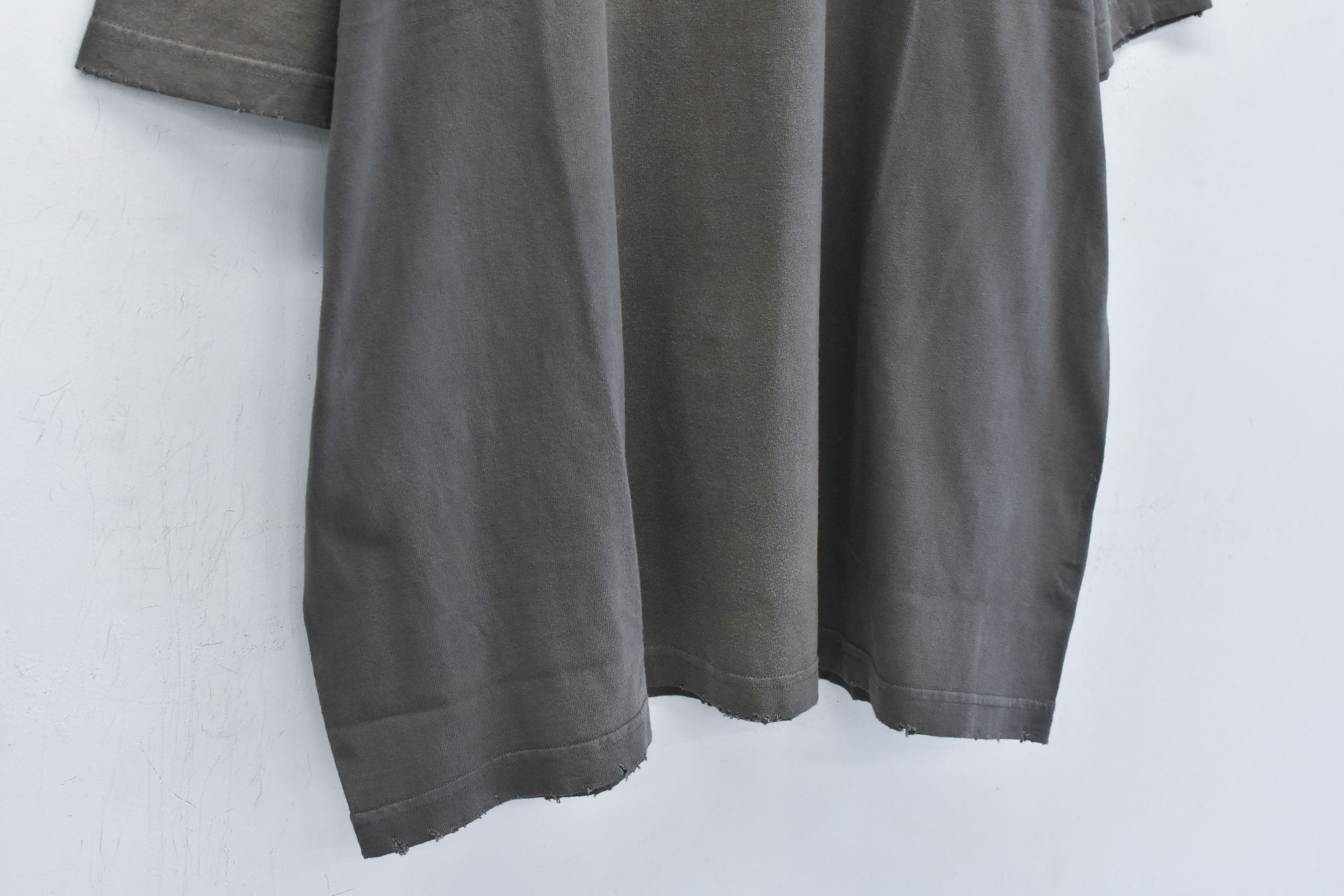 THE JEAN PIERRE / Signature Pigment dye Grunge Destroy SS TEE - DARK CHOCO