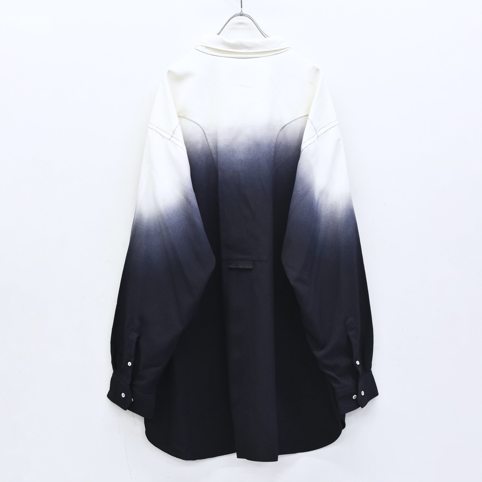 BODYSONG. / BEAUTIFUL GRADIENT DEFORMATION SHIRT - WHITE