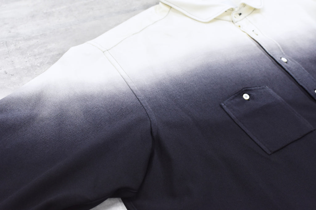BODYSONG. / BEAUTIFUL GRADIENT DEFORMATION SHIRT - WHITE