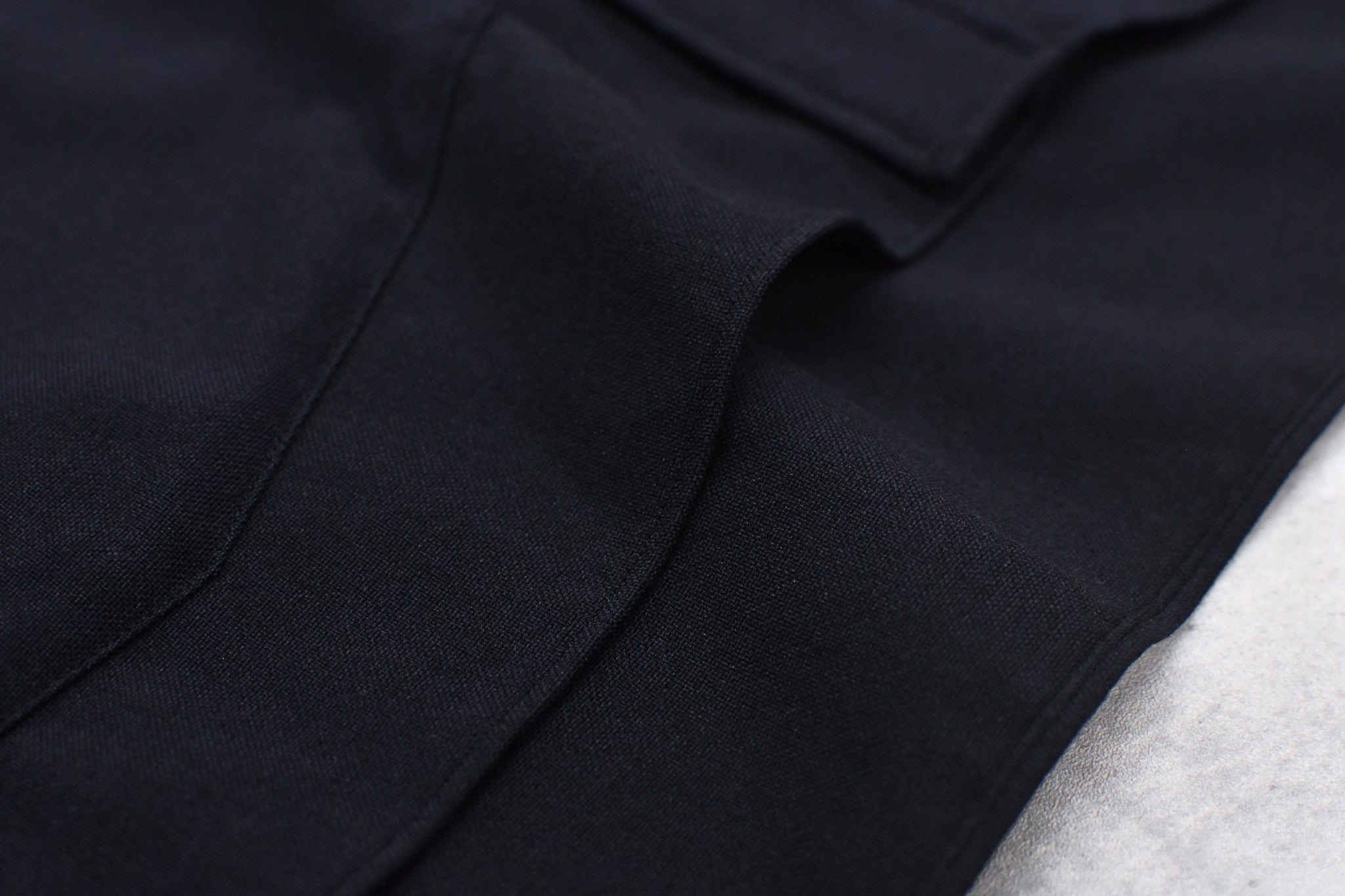 BODYSONG. / BEAUTIFUL GRADIENT DEFORMATION SHIRT - BLUE