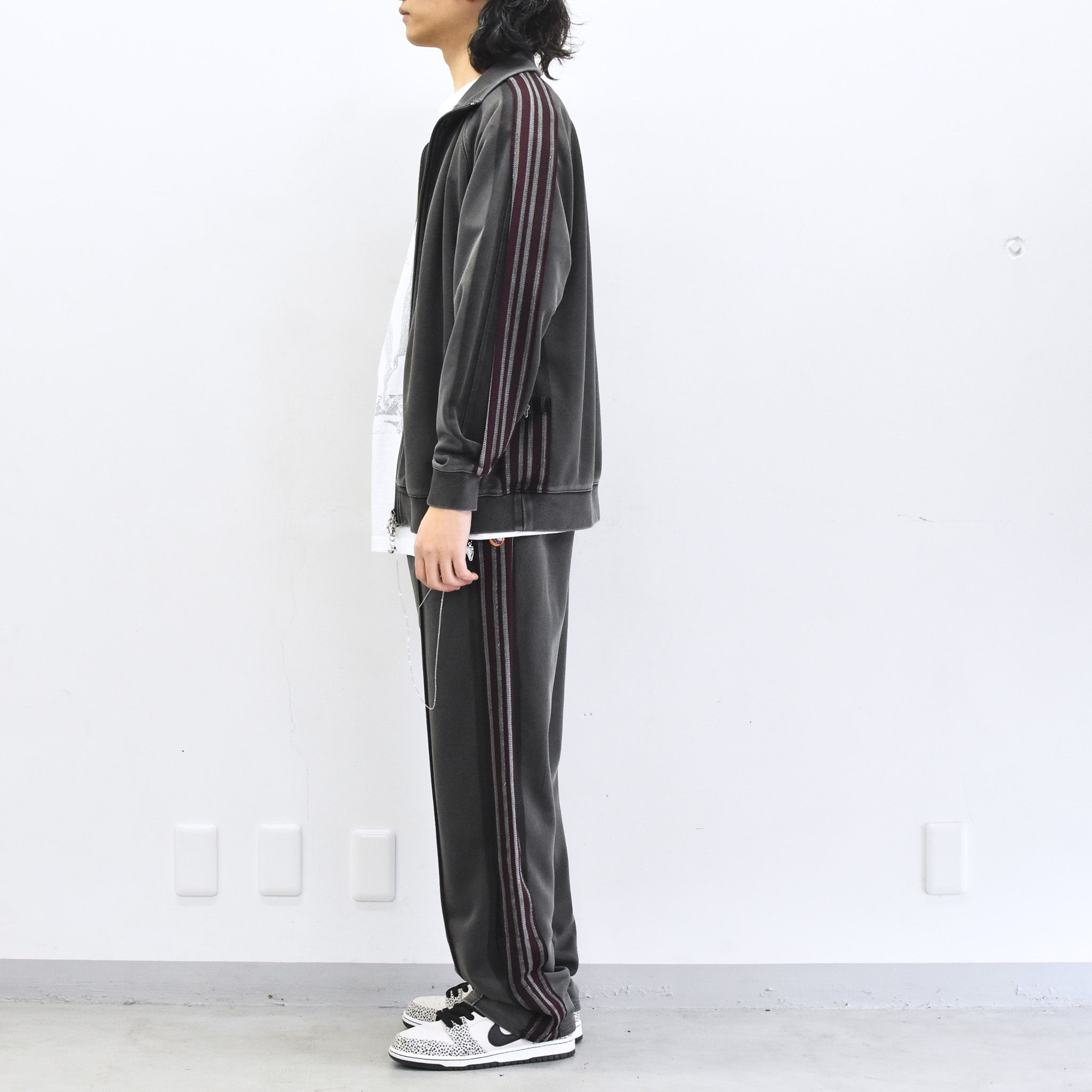 BODYSONG. / PIGMENT-DYED DISTRESSED TRACK TROUSERS - GREY