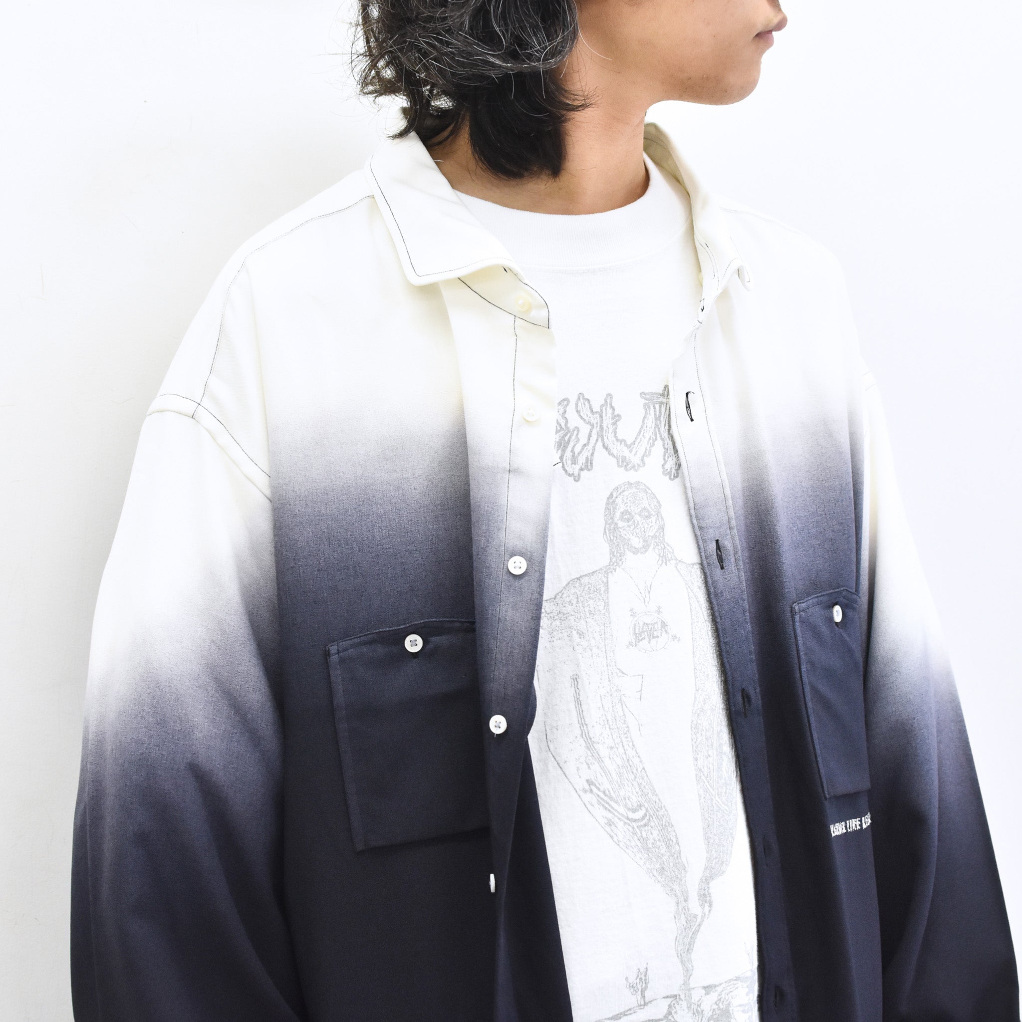 BODYSONG. / BEAUTIFUL GRADIENT DEFORMATION SHIRT - WHITE