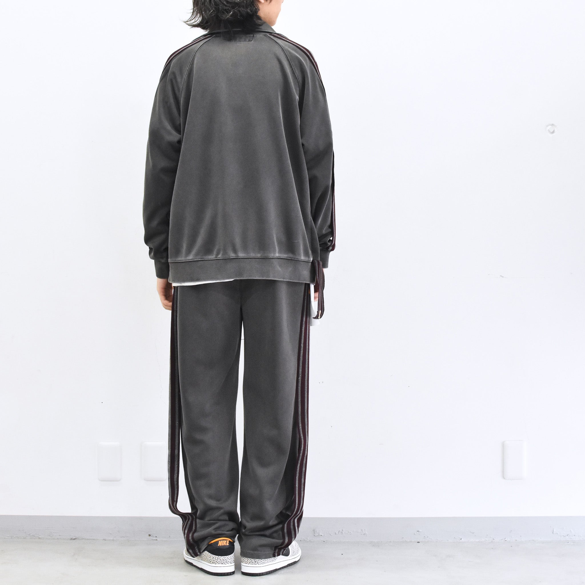 BODYSONG. / PIGMENT-DYED DISTRESSED TRACK JACKET - GREY