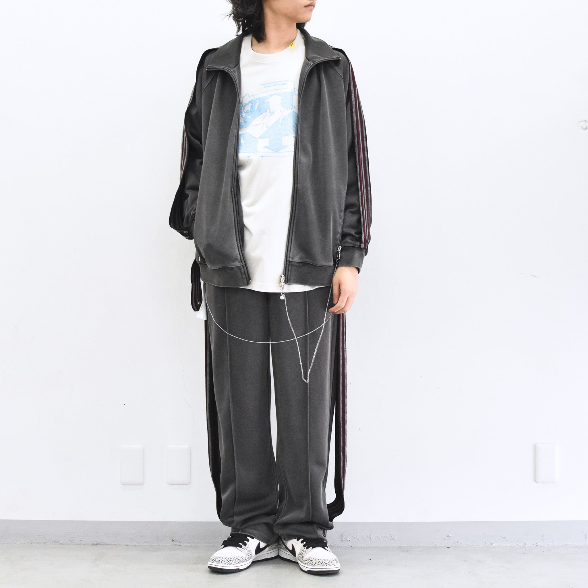 BODYSONG. / PIGMENT-DYED DISTRESSED TRACK JACKET - GREY