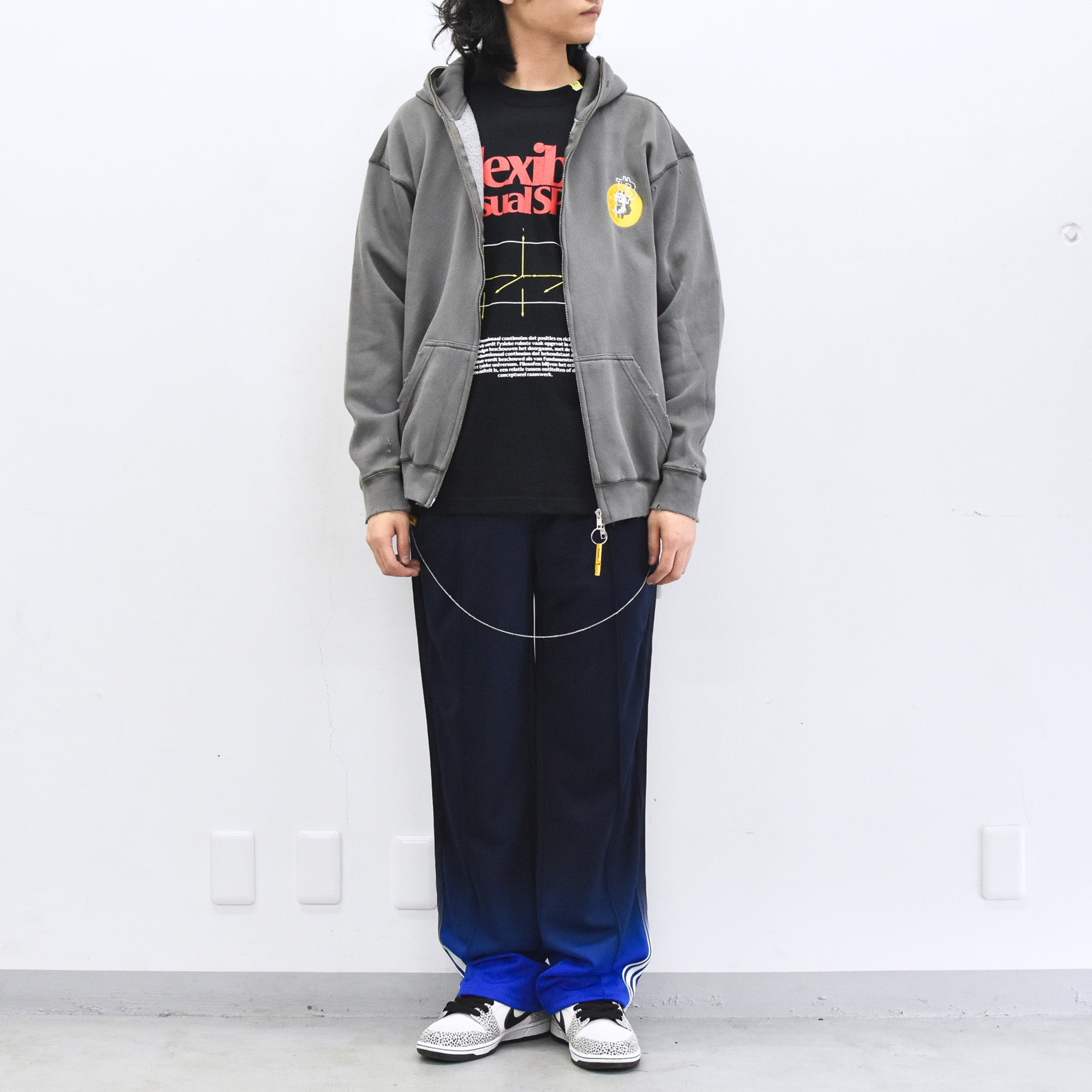 BODYSONG. / GLITCH EMBROIDERY DISTRESSED HOODIE/BTC - BLACK