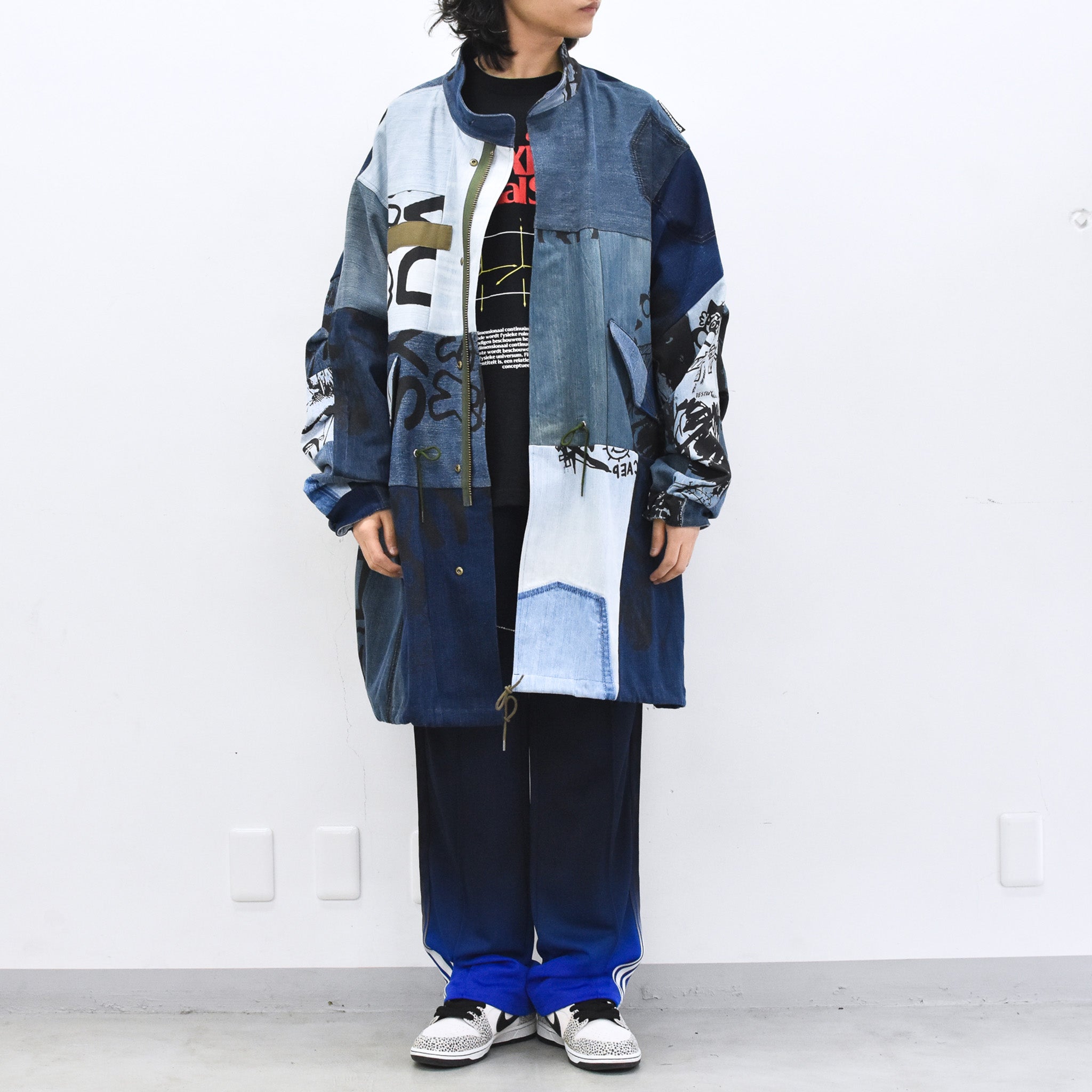 BODYSONG. / PATCHWORK MIL COAT MADE FROM RECONSTRUCTED VINTAGE DENIM