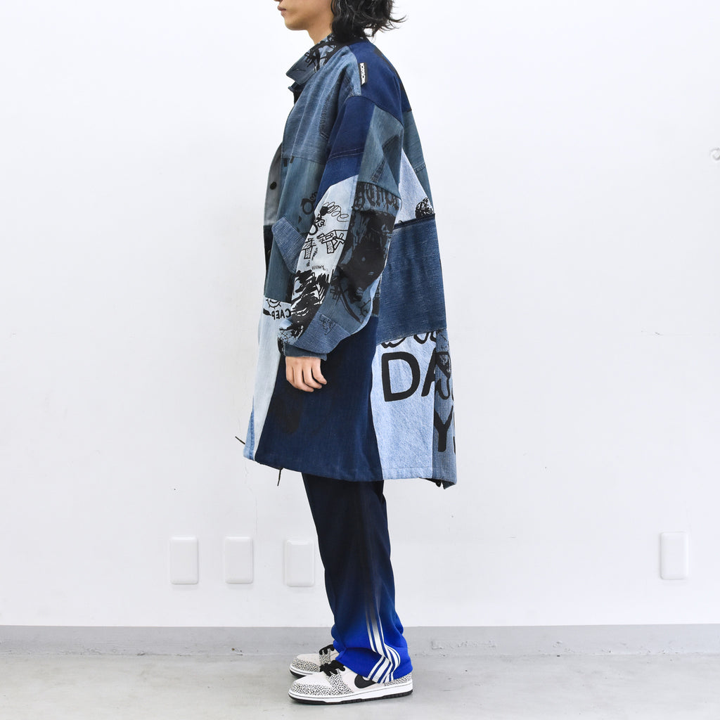 BODYSONG. / PATCHWORK MIL COAT MADE FROM RECONSTRUCTED VINTAGE DENIM