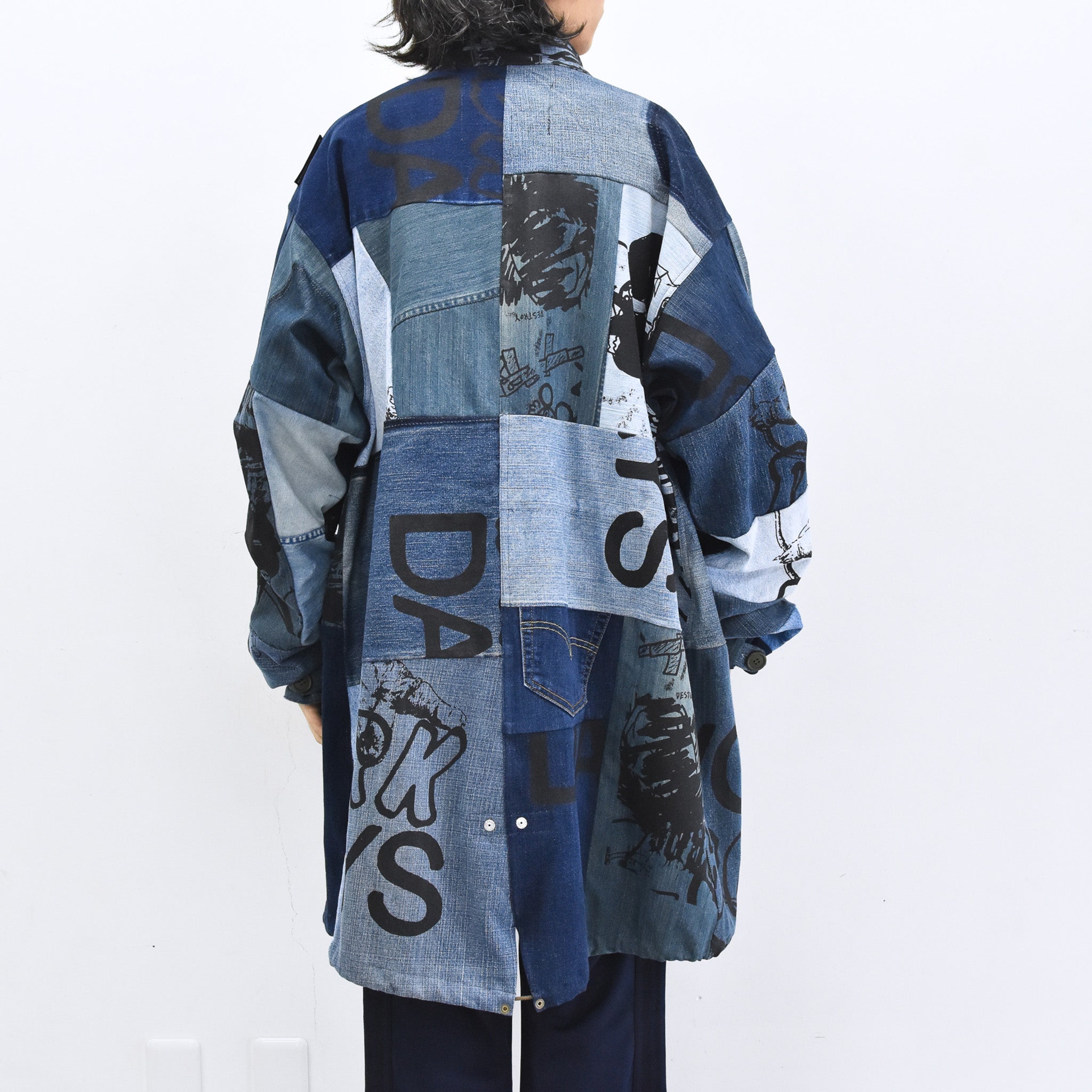 BODYSONG. / PATCHWORK MIL COAT MADE FROM RECONSTRUCTED VINTAGE DENIM