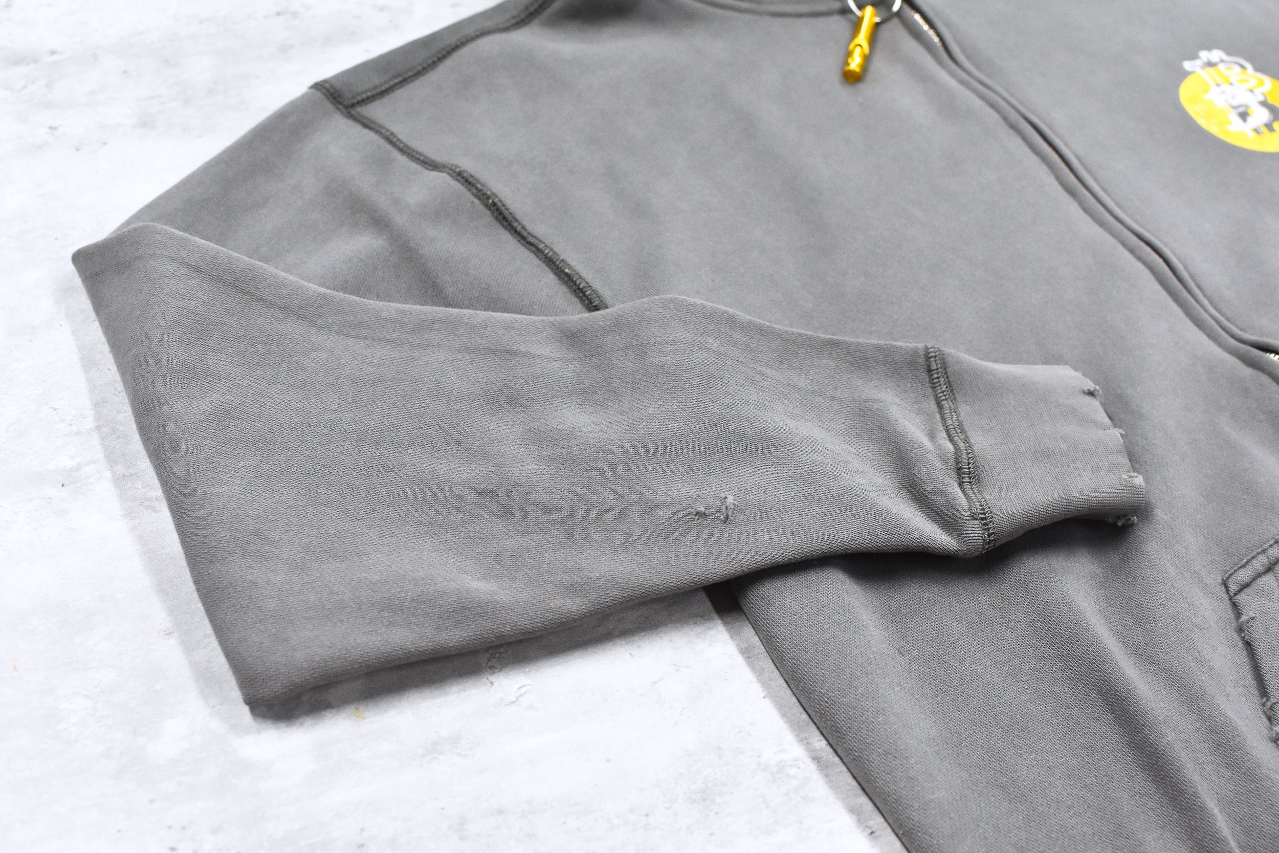 BODYSONG. / GLITCH EMBROIDERY DISTRESSED HOODIE/BTC - BLACK