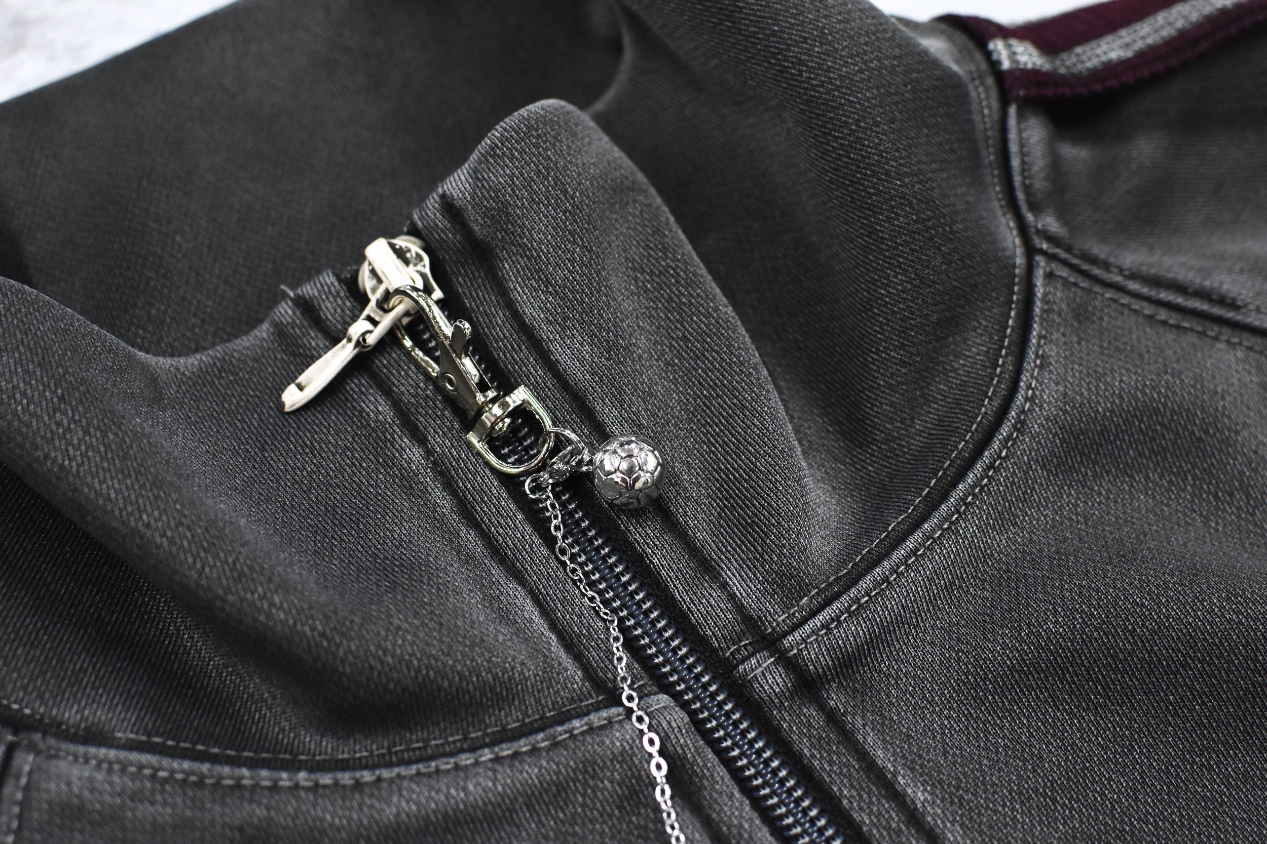 BODYSONG. / PIGMENT-DYED DISTRESSED TRACK JACKET - GREY