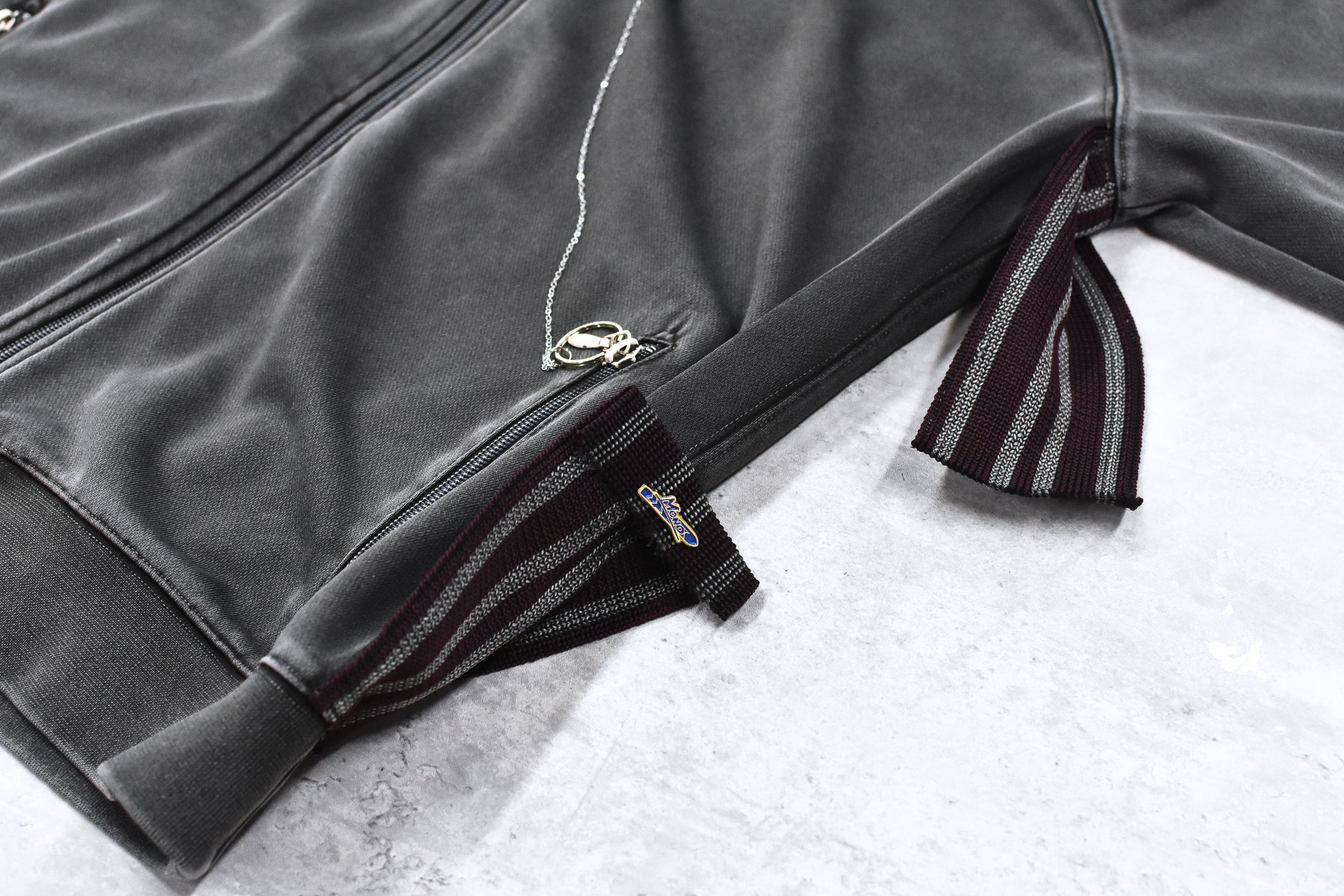 BODYSONG. / PIGMENT-DYED DISTRESSED TRACK JACKET - GREY